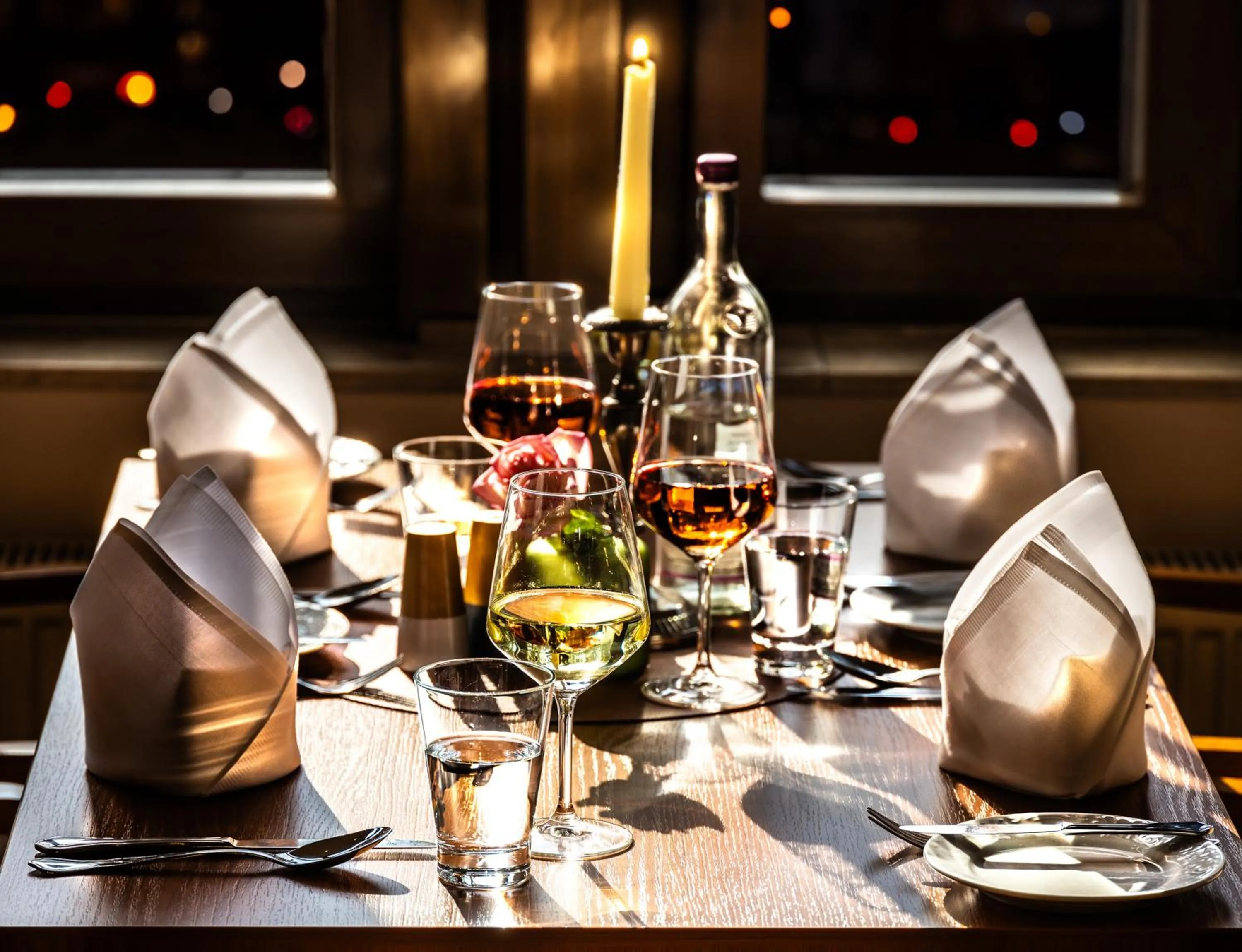 Restaurant/places to eat in Sport- und Tagungshotel De Poort