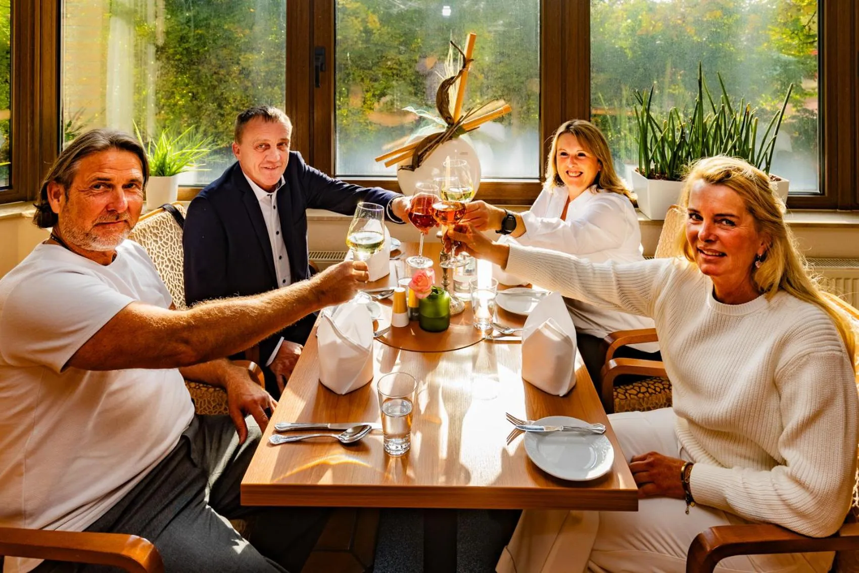 Restaurant/places to eat in Sport- und Tagungshotel De Poort