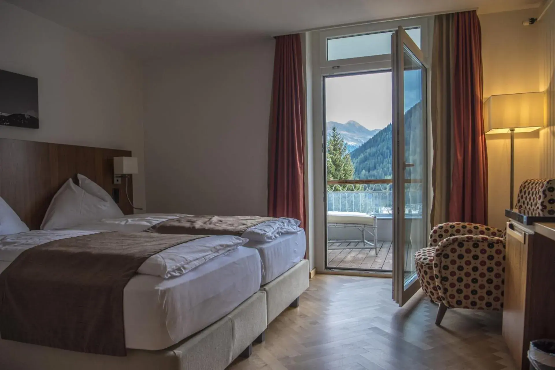 Superior Double Room in Waldhotel & SPA Davos - for body & soul Superior Double Room in Waldhotel & SPA Davos - for body & soul