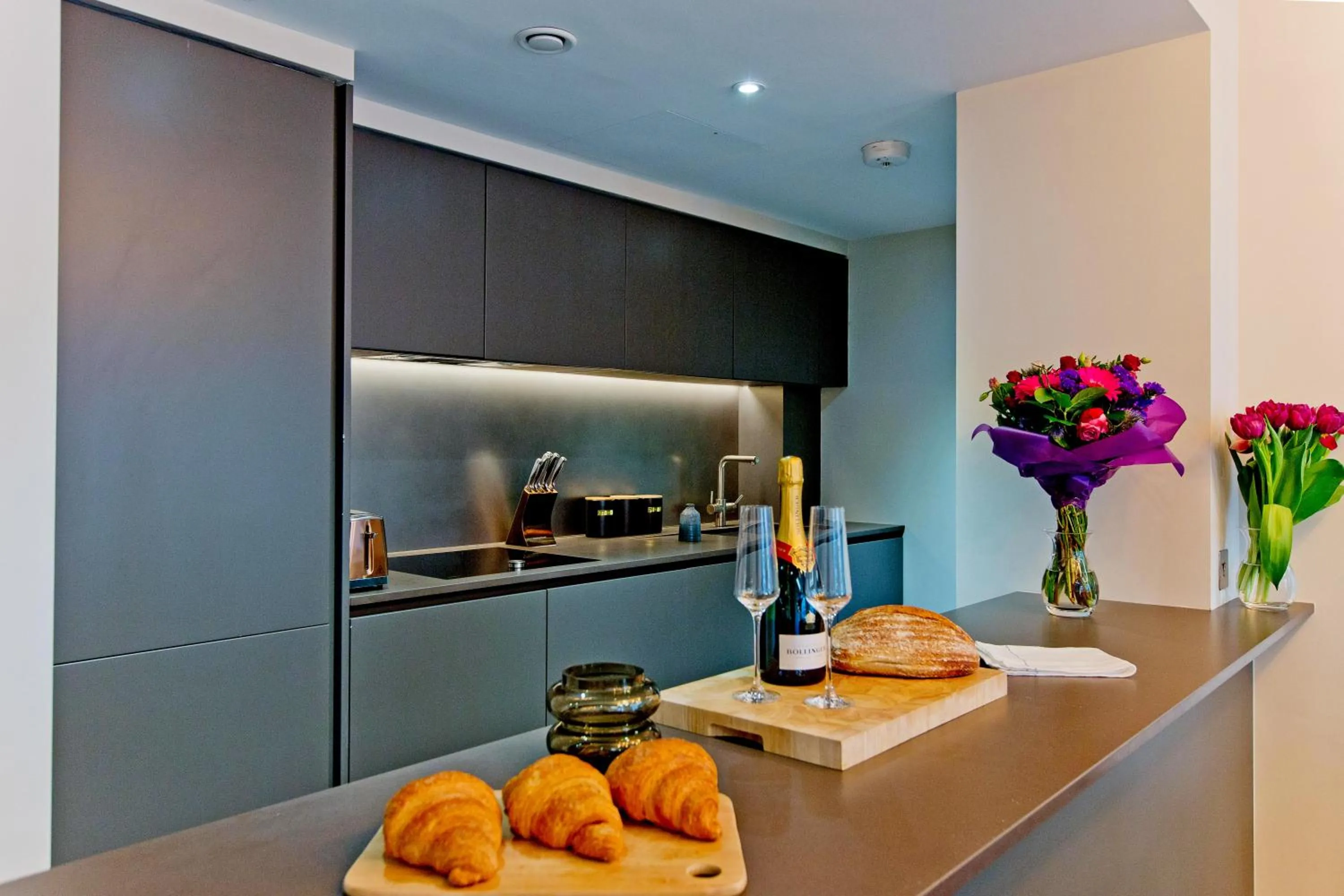 Kitchen or kitchenette in 37GS Residences