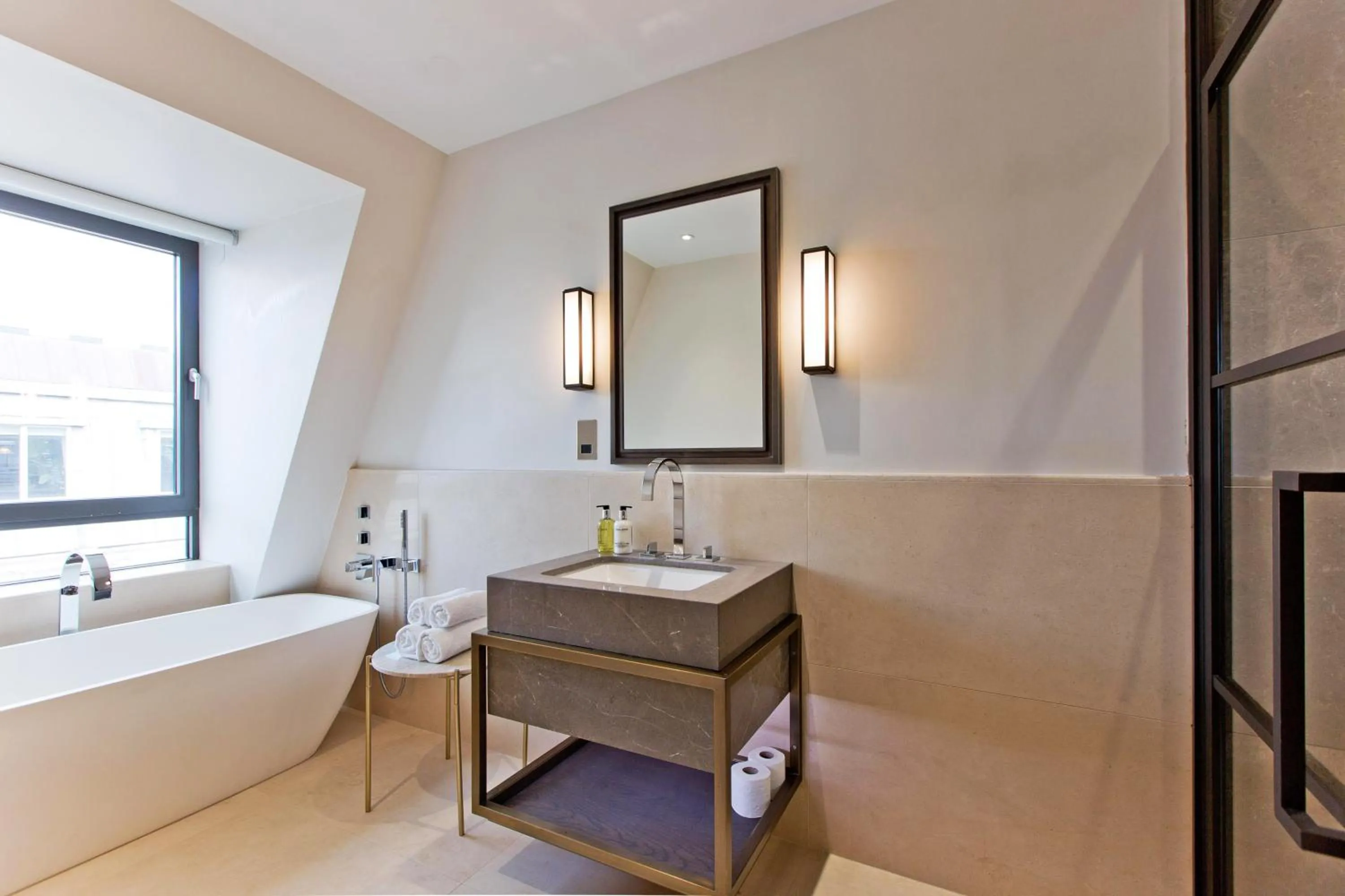 Bathroom, Bed in 37GS Residences