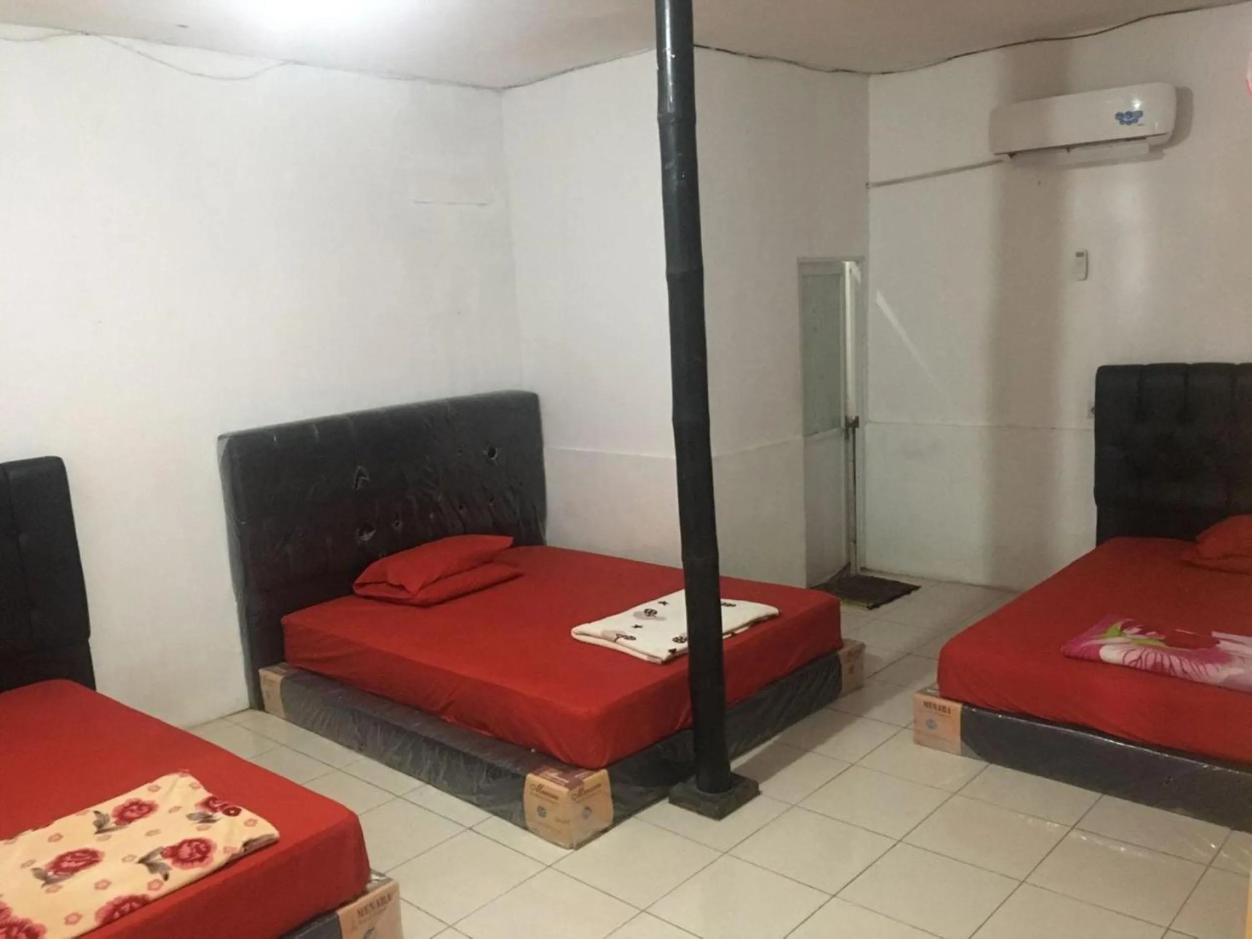 Bedroom, Bed in Penginapan Erbysa