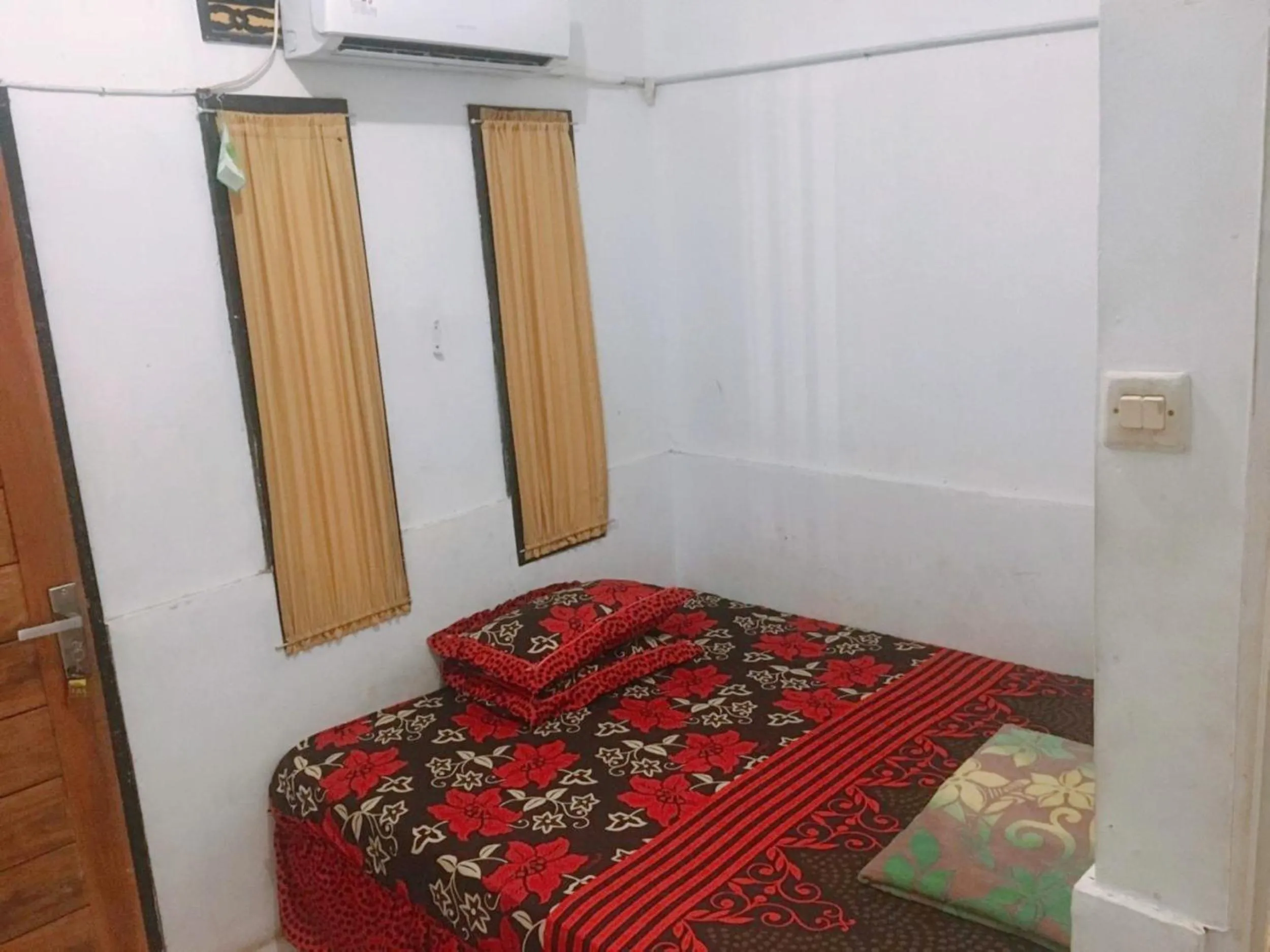 Bedroom, Bed in Penginapan Erbysa