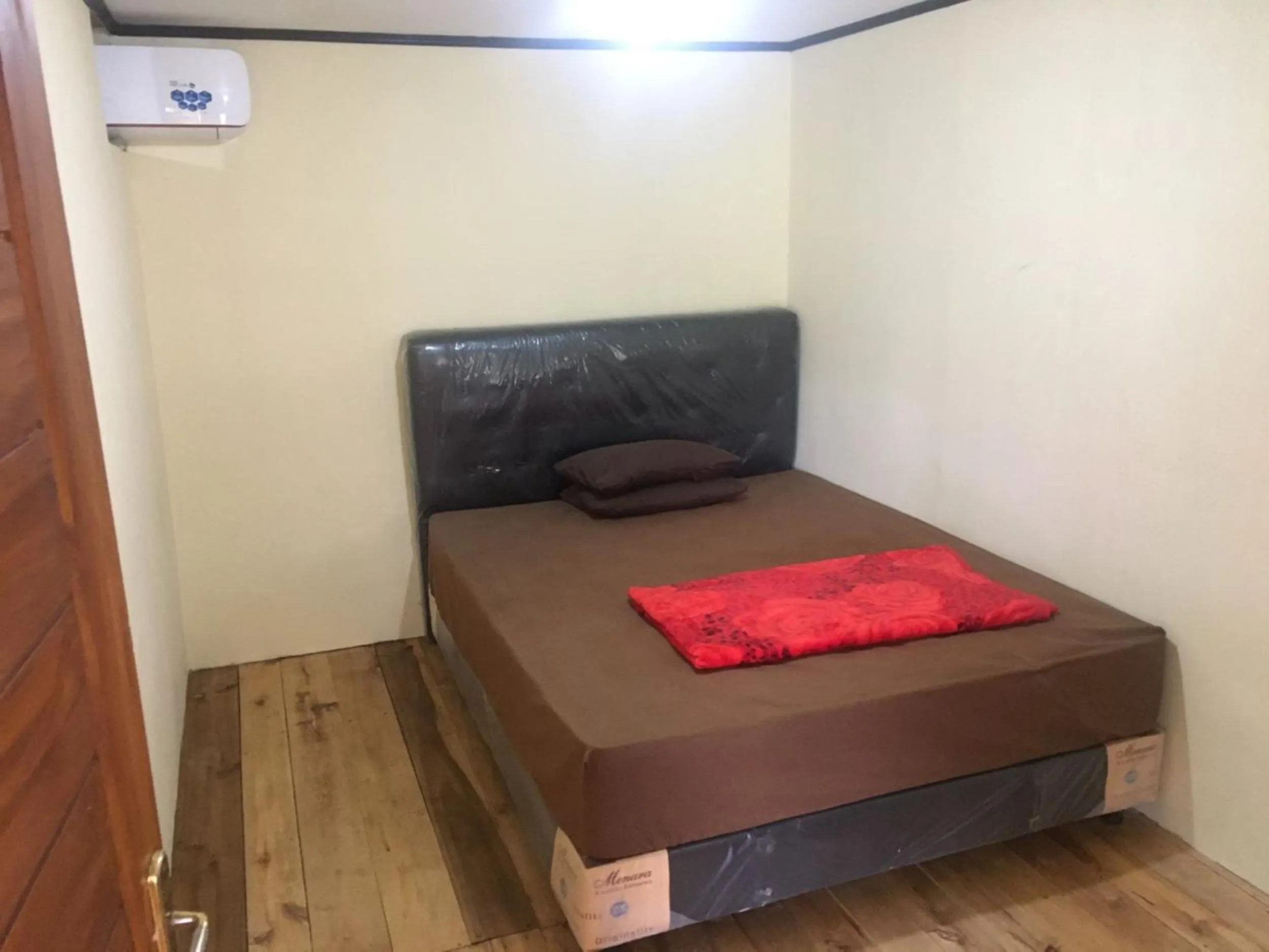 Bedroom, Bed in Penginapan Erbysa