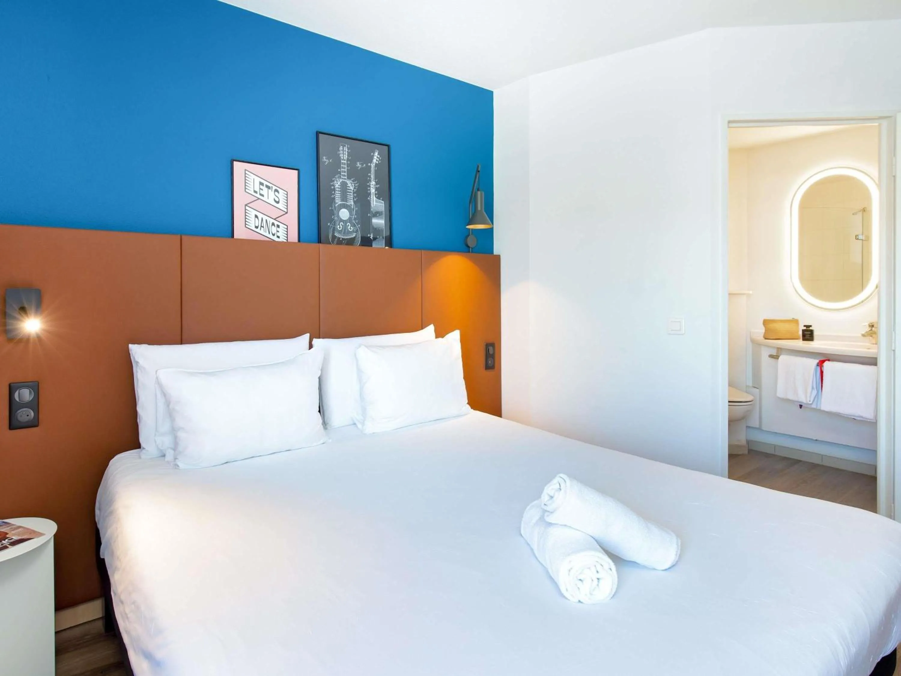 Bedroom, Bed in ibis Lyon Sud Vienne Saint-Louis