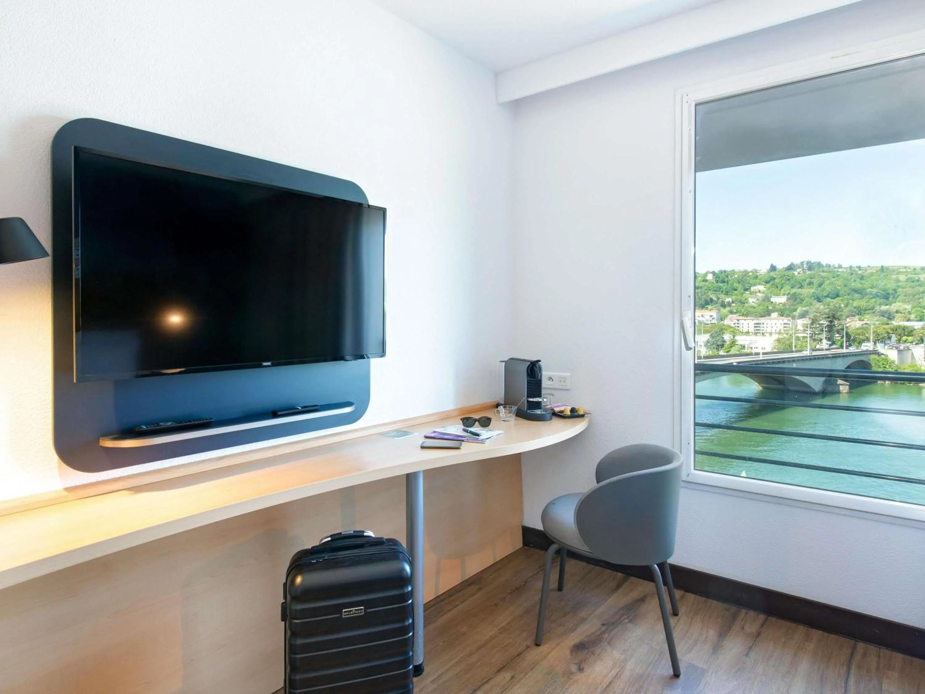 Bedroom in ibis Lyon Sud Vienne Saint-Louis