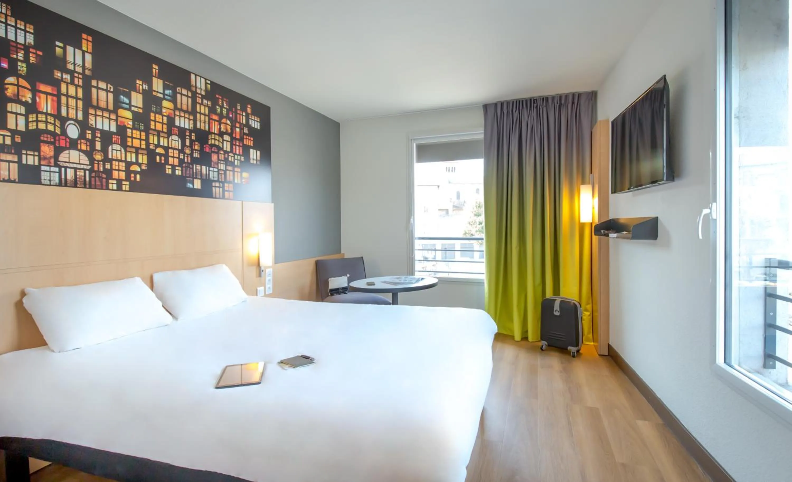 Photo of the whole room, Bed in ibis Lyon Sud Vienne Saint-Louis