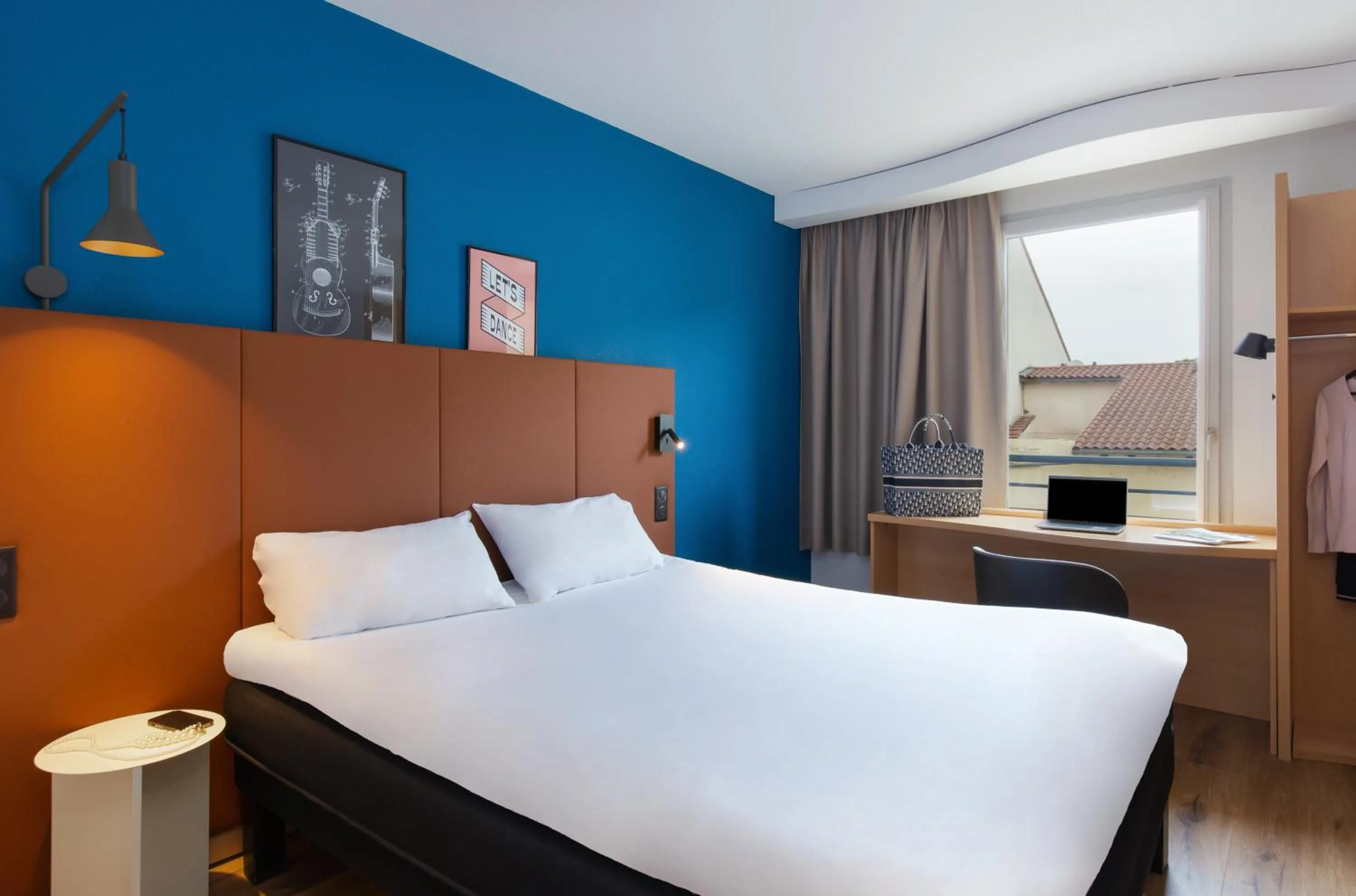 Bedroom, Bed in ibis Lyon Sud Vienne Saint-Louis