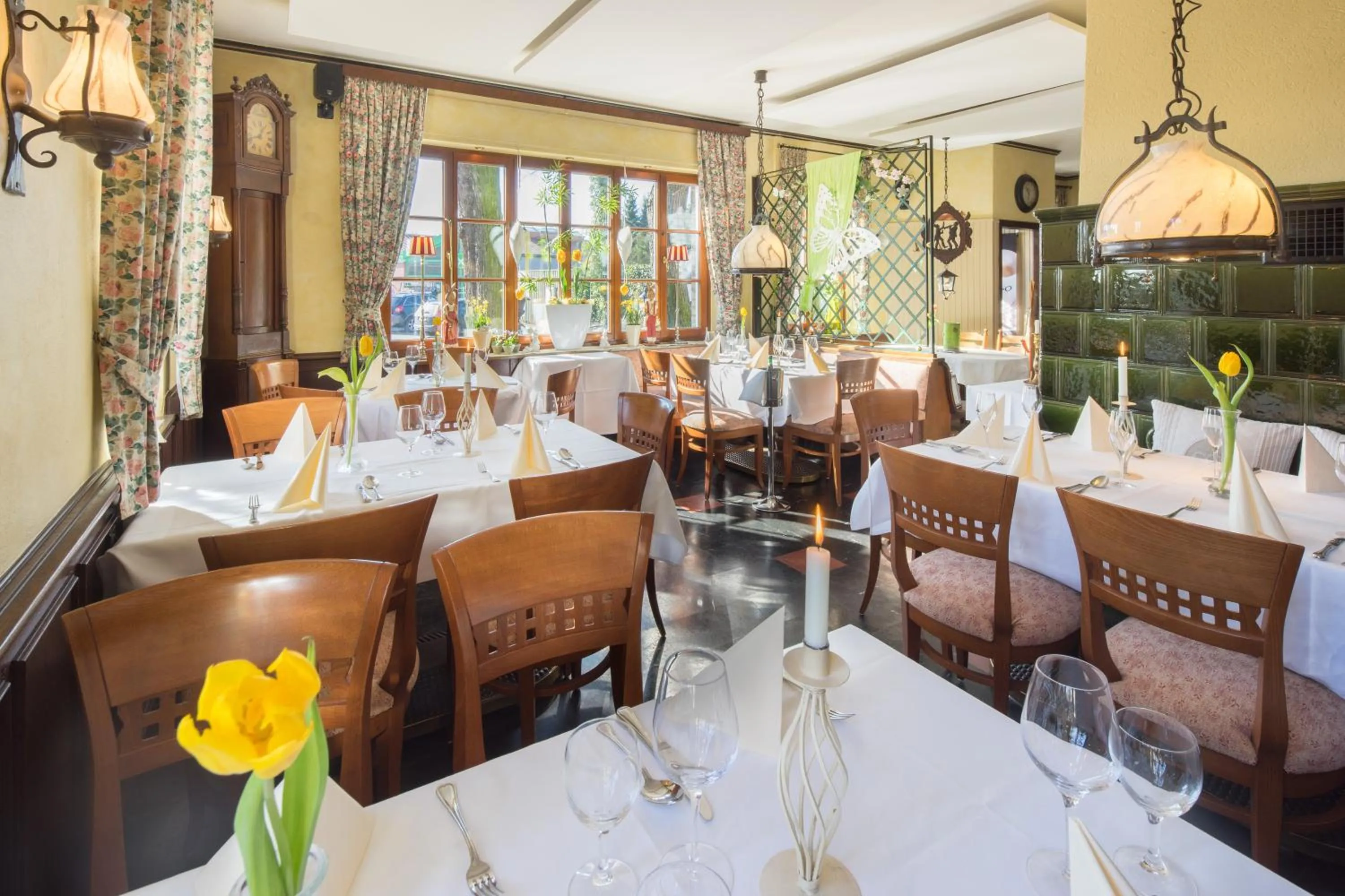 Restaurant/places to eat in Land-gut-Hotel Lohmann