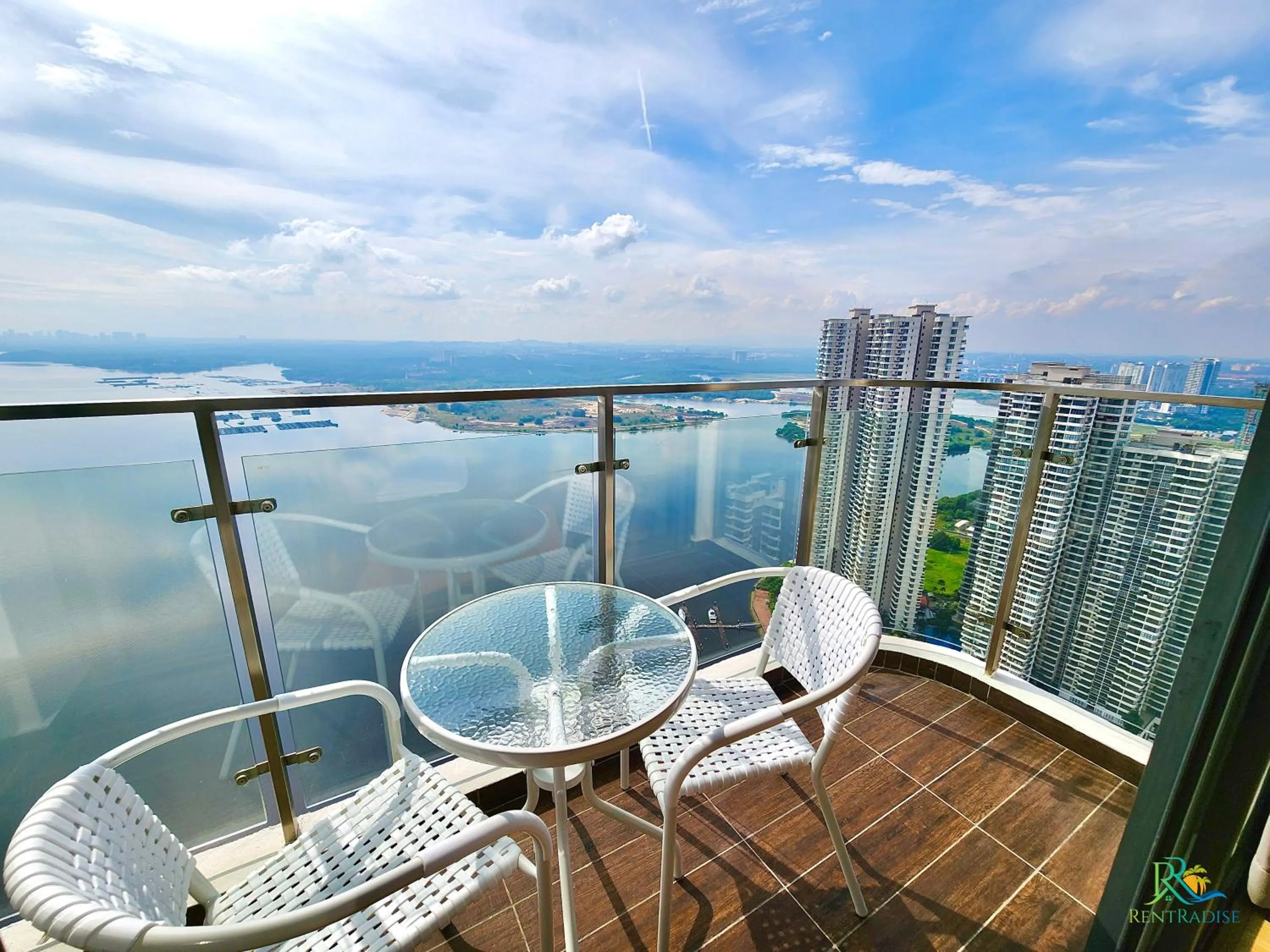 Balcony/Terrace in Country Garden Danga Bay @ UHA