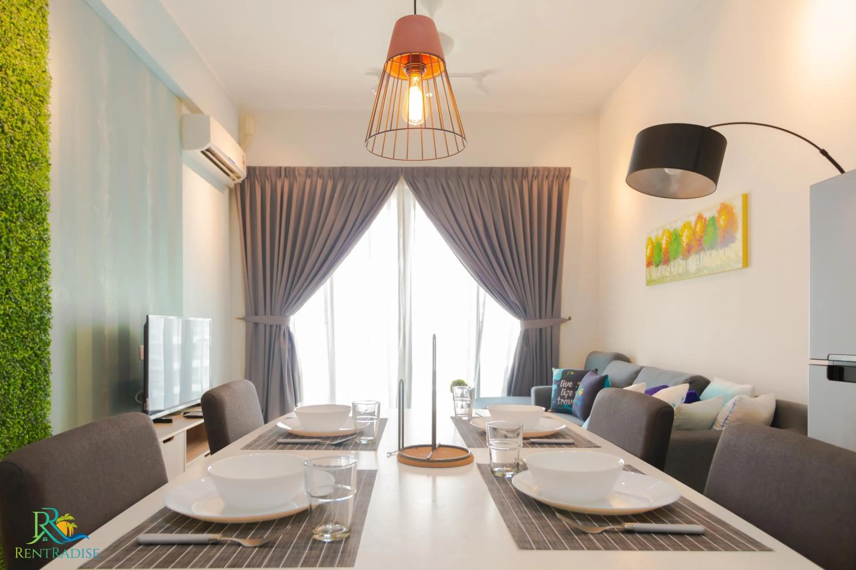 Dining area in Country Garden Danga Bay @ UHA