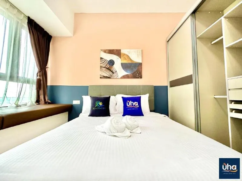 Bedroom, Bed in Country Garden Danga Bay @ UHA