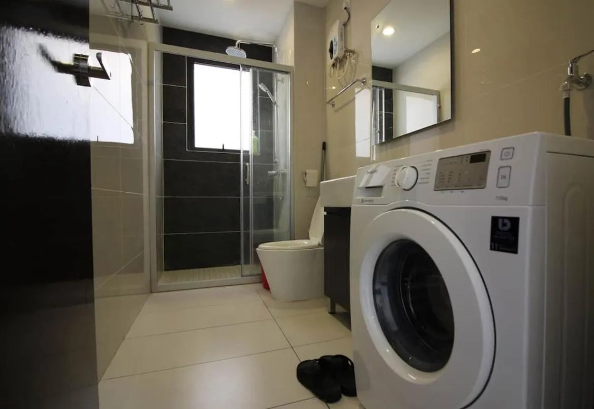 Bathroom in Country Garden Danga Bay @ UHA