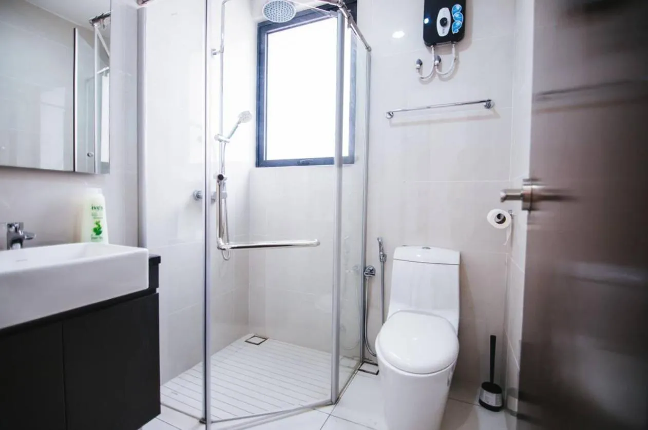 Shower in Country Garden Danga Bay @ UHA