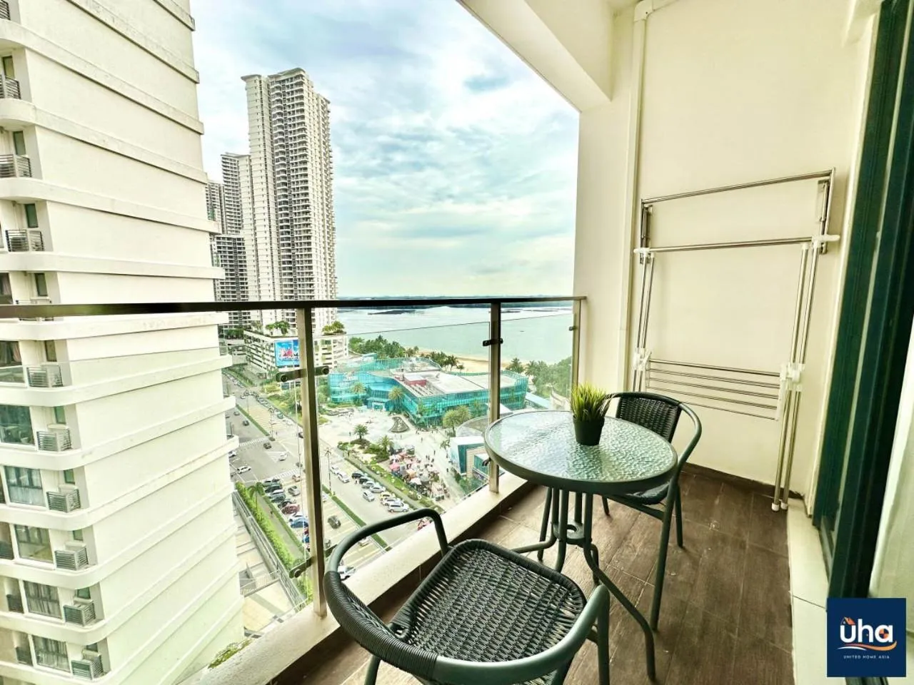 Balcony/Terrace in Country Garden Danga Bay @ UHA