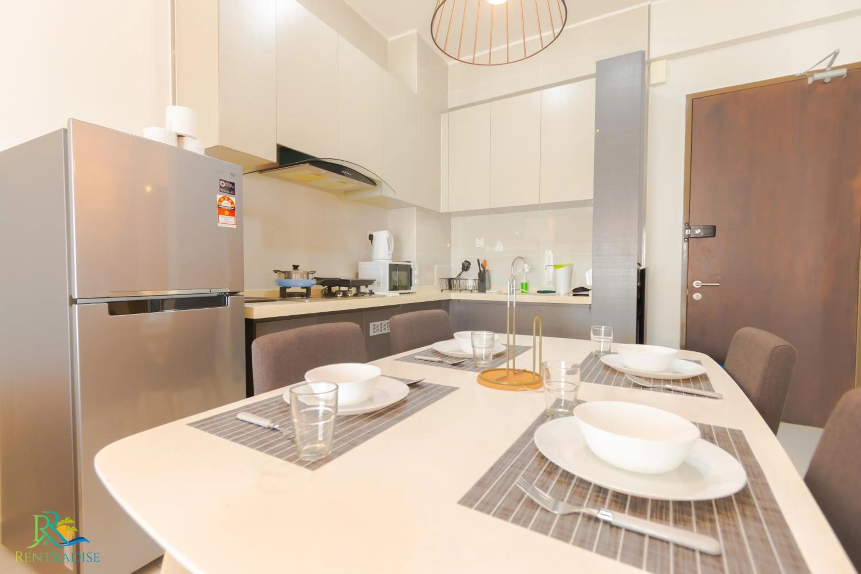 Dining area in Country Garden Danga Bay @ UHA