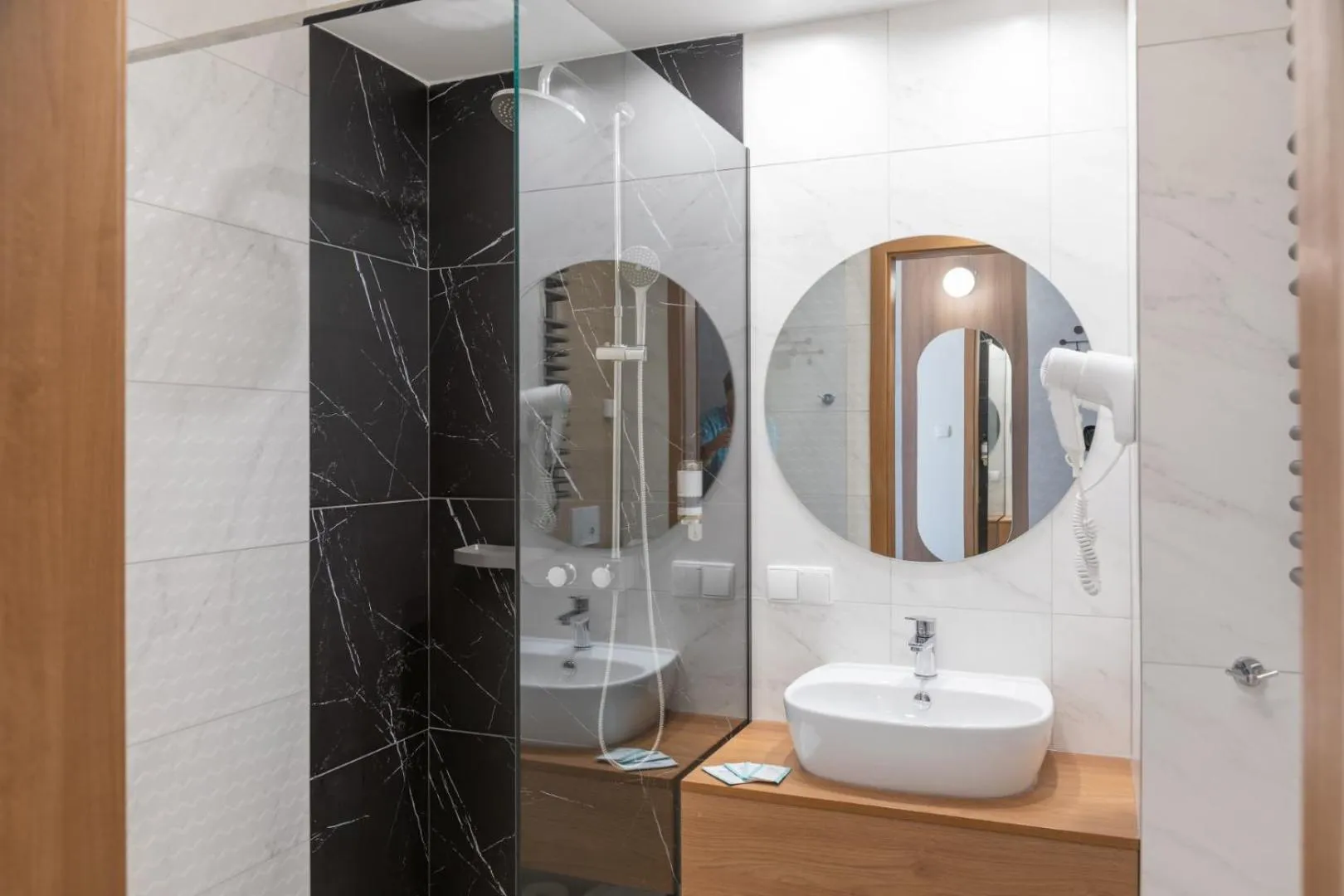 Shower in Sudecki Resort & SPA