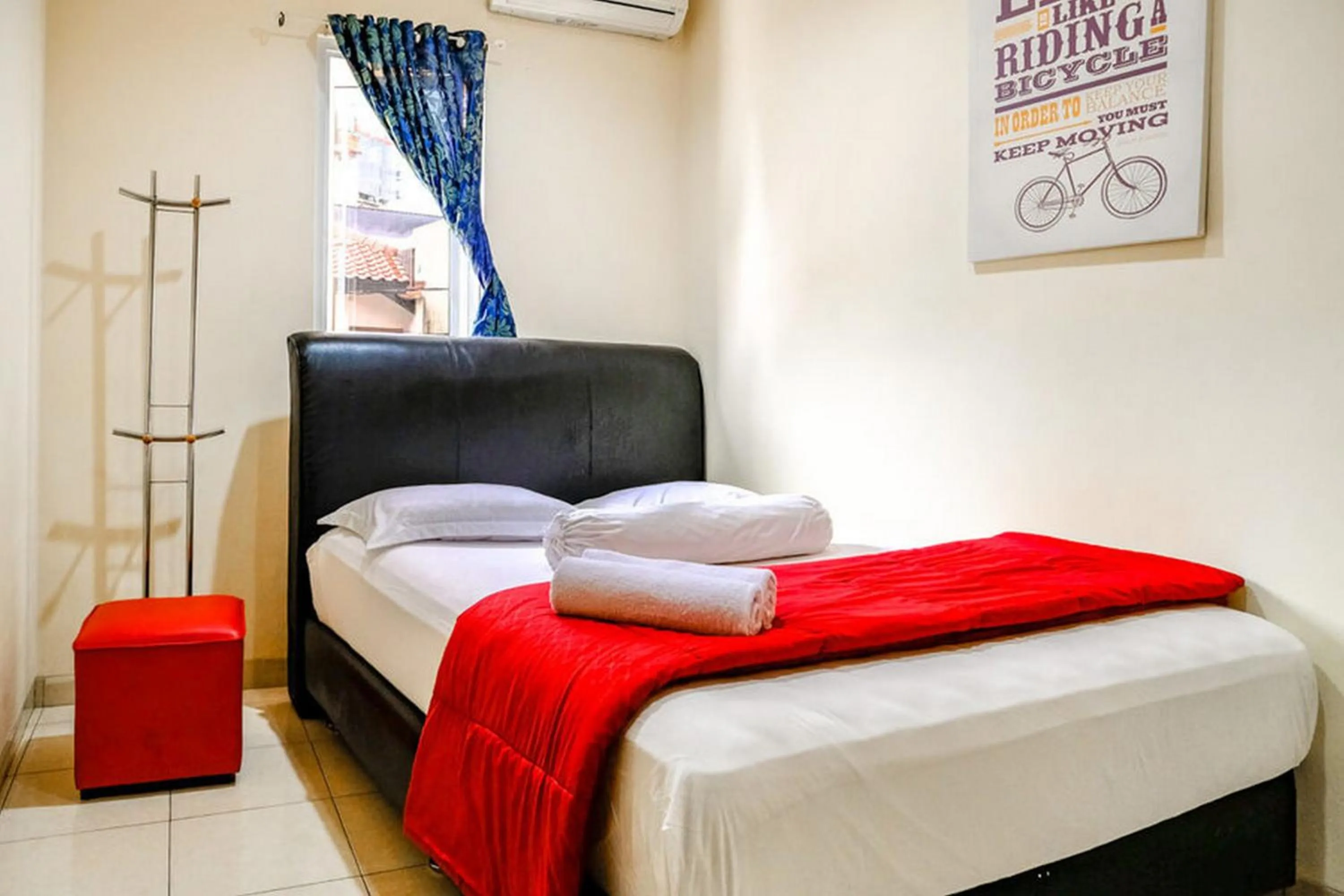 Bed in Pondok Malabar Mitra RedDoorz