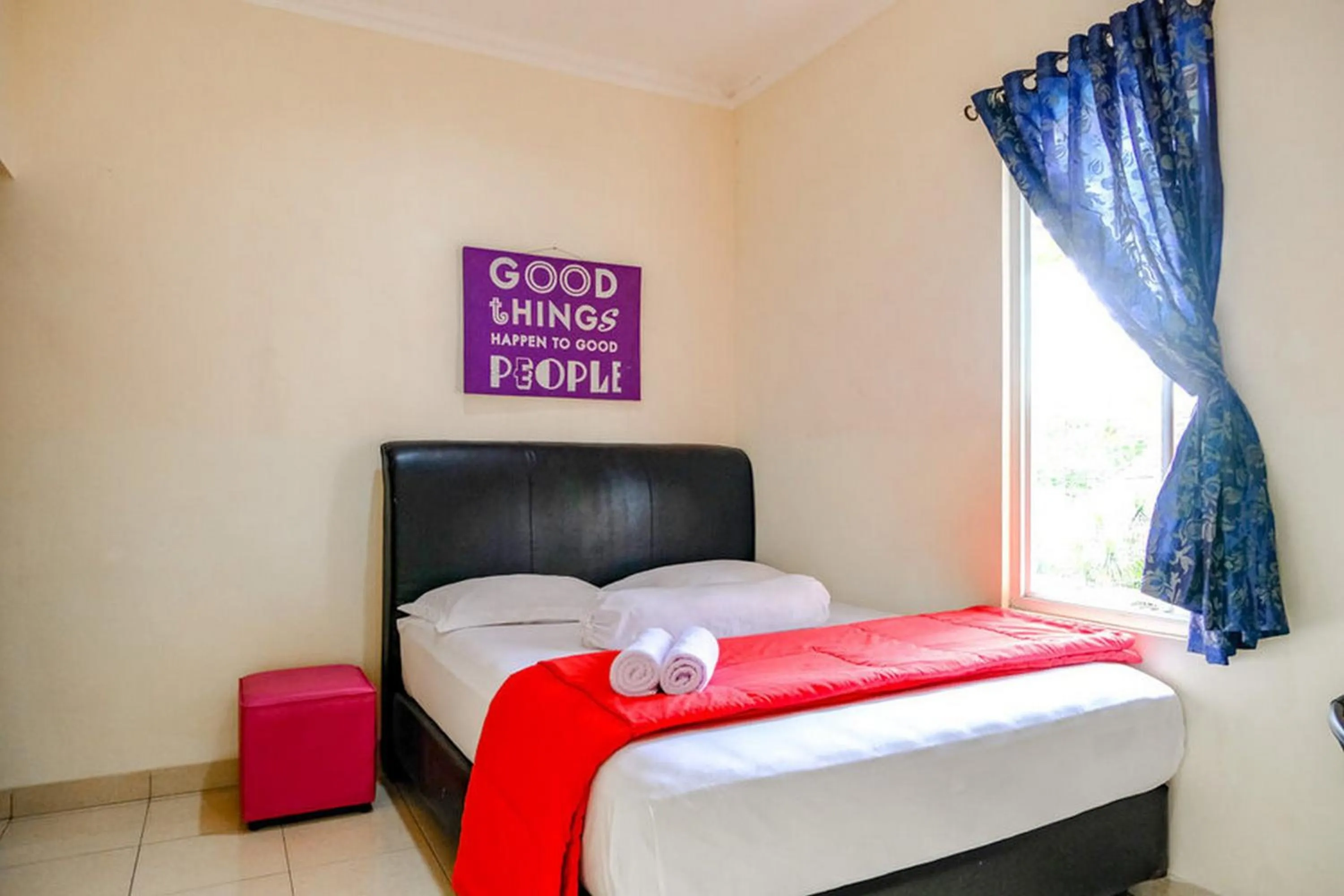 Bed in Pondok Malabar Mitra RedDoorz