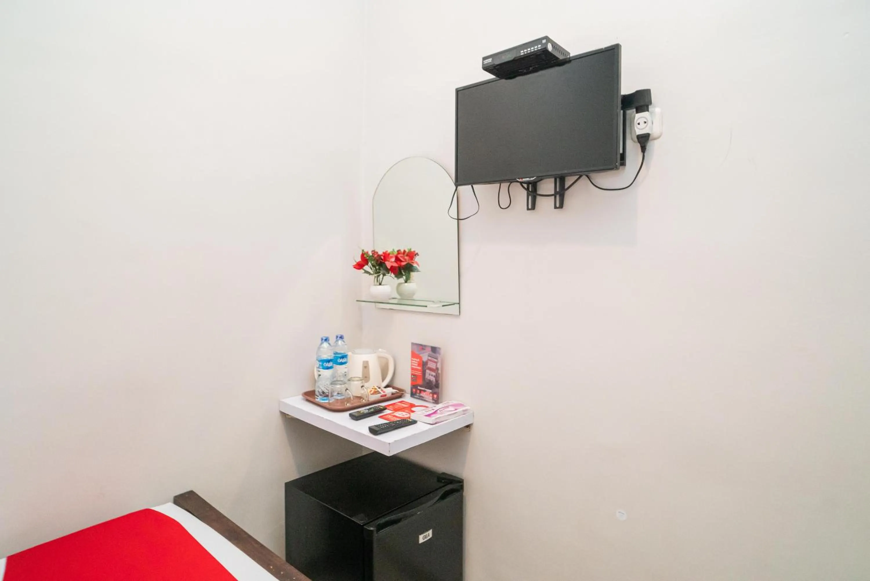 RedDoorz at MERR Rungkut Jl Gunung Anyar