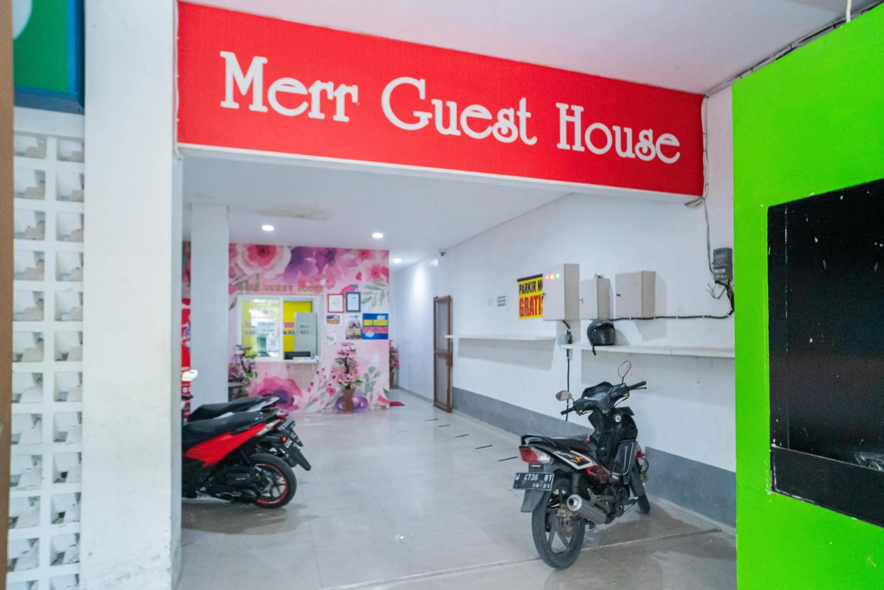 Property building in RedDoorz at MERR Rungkut Jl Gunung Anyar