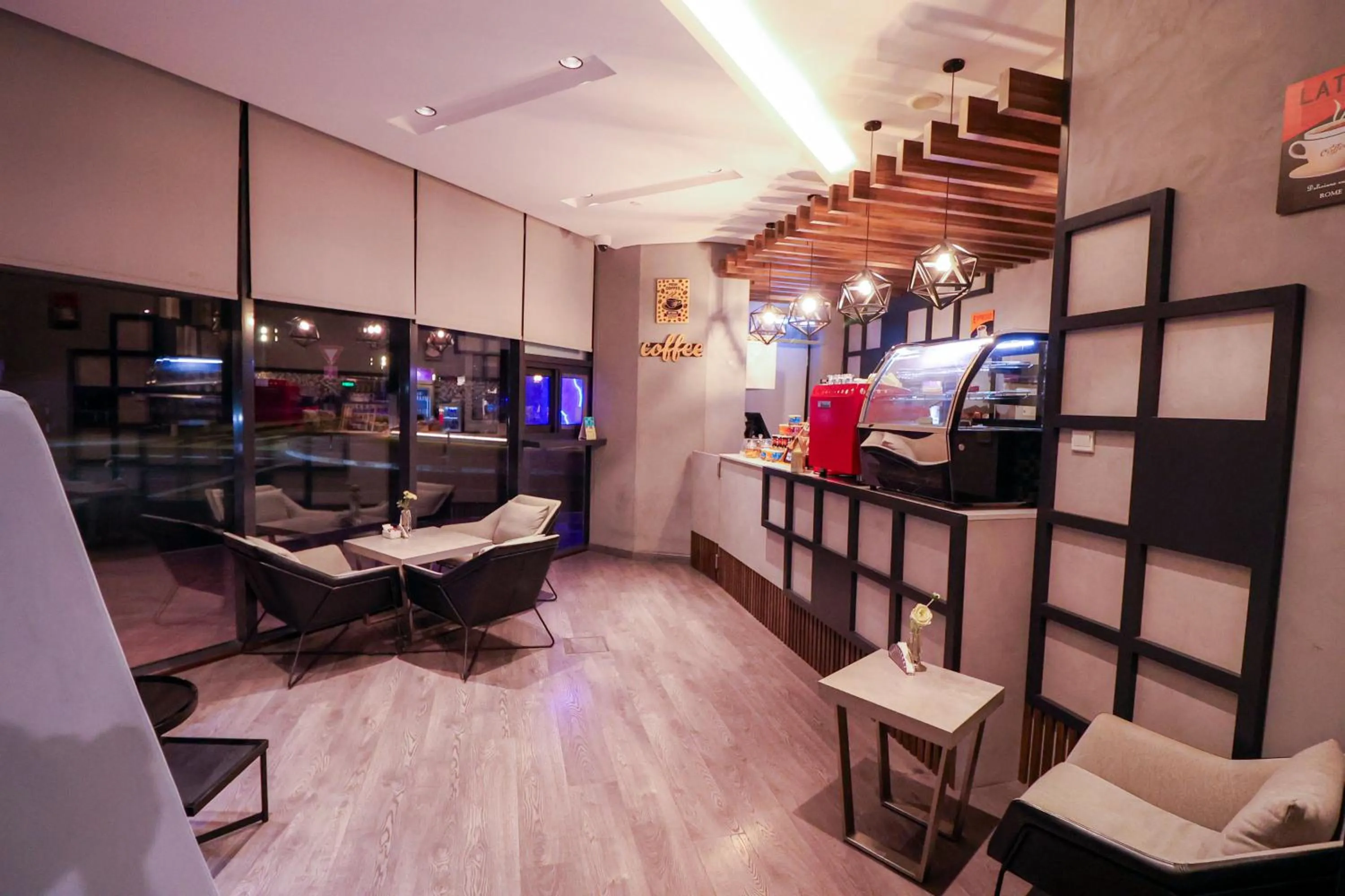 Restaurant/places to eat in Beach Walk Hotel Jumeirah