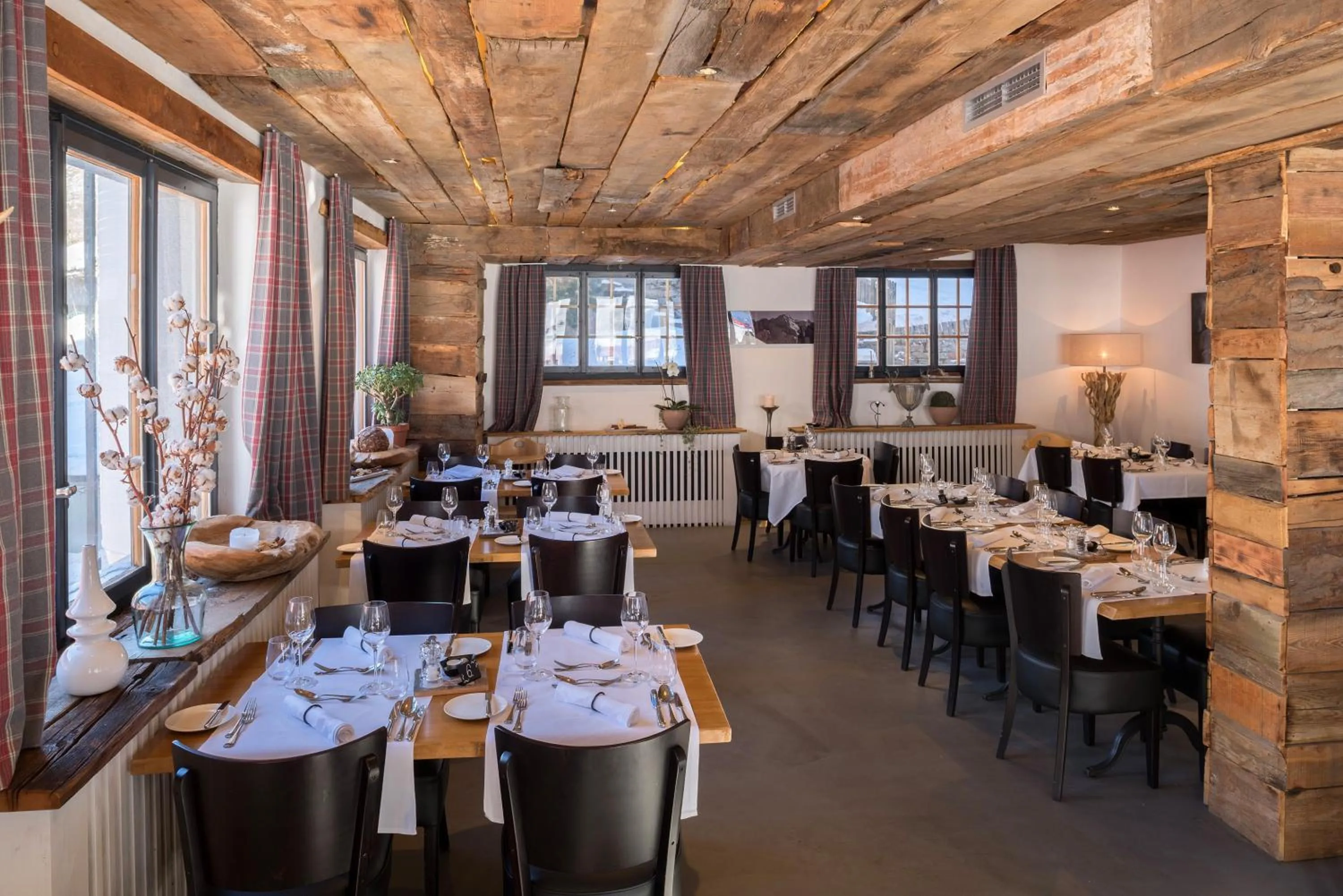 Restaurant/places to eat in Hotel THE LARIX ski-in ski-out