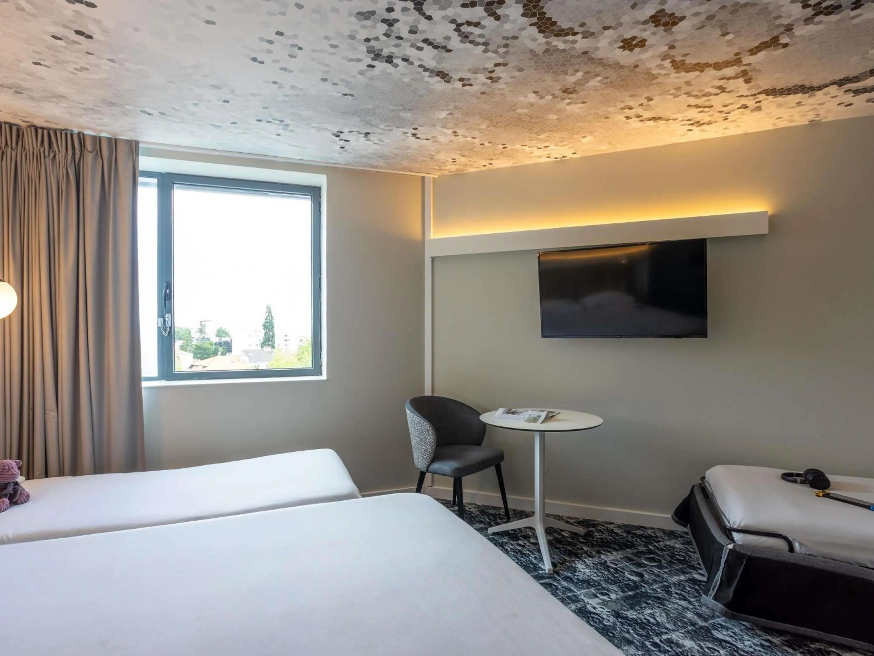 Bedroom, Bed in ibis Clermont Ferrand Montferrand