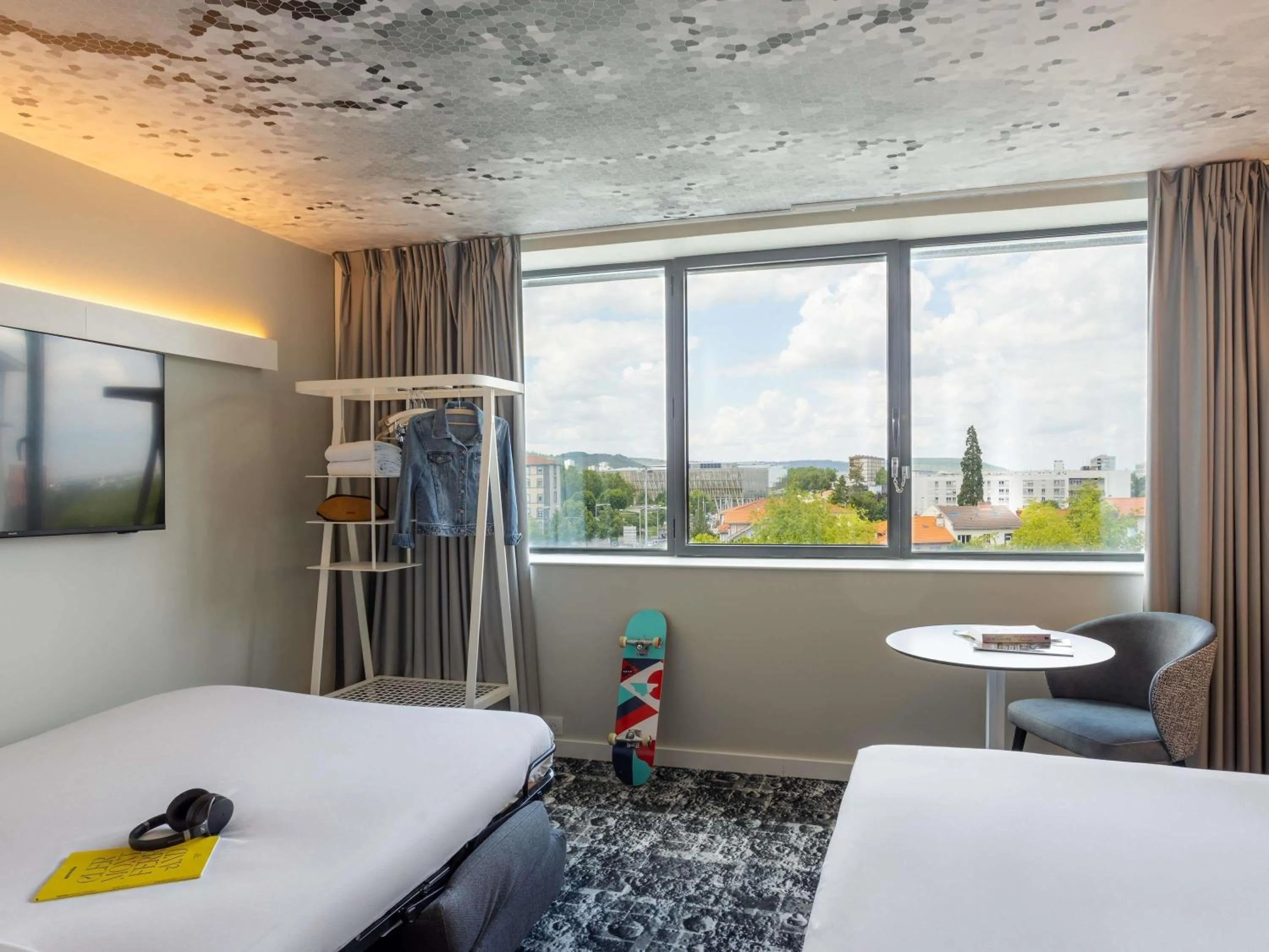 Bedroom, Bed in ibis Clermont Ferrand Montferrand