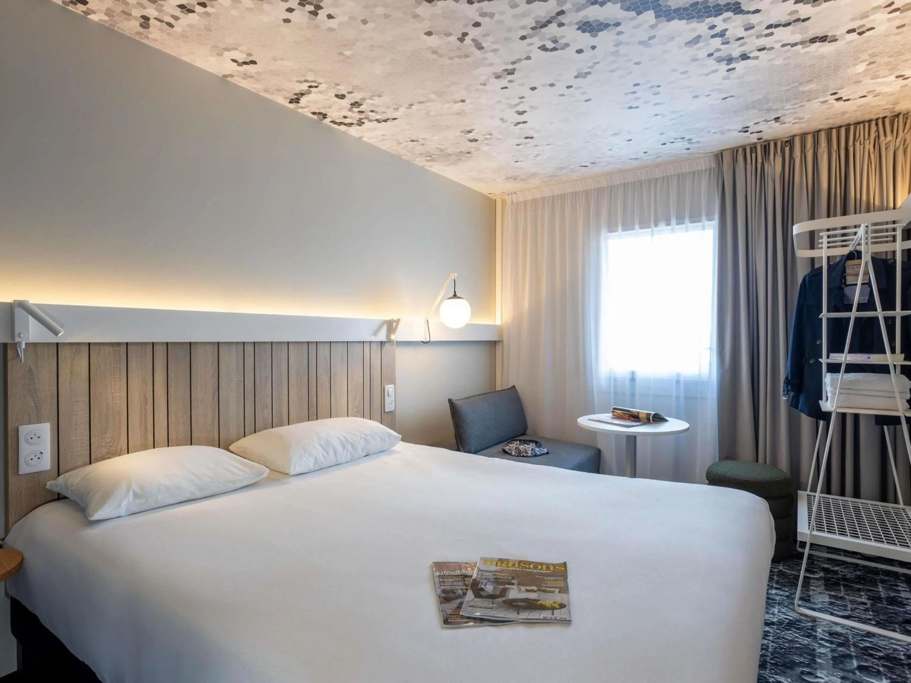 Bedroom, Bed in ibis Clermont Ferrand Montferrand