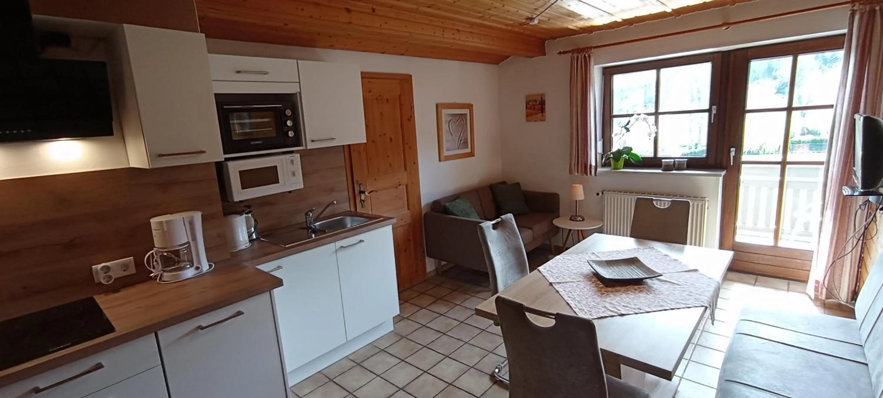 Dining area in Ferienwohnungen König