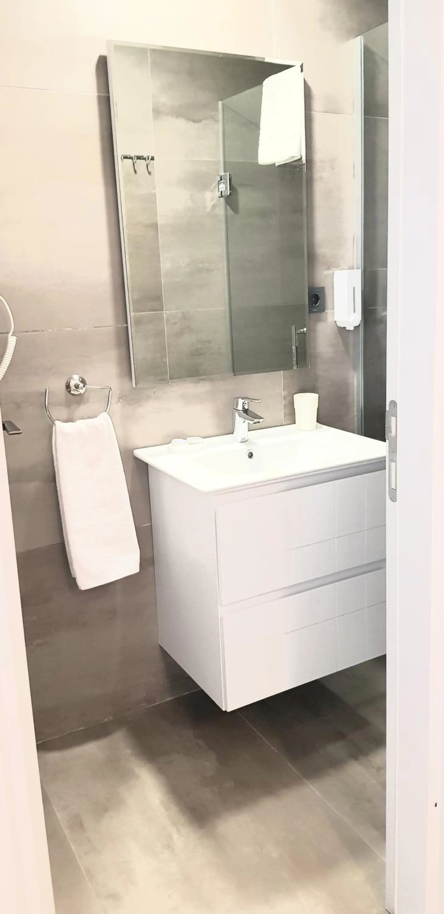 Bathroom in Stile Suite Family Hotel