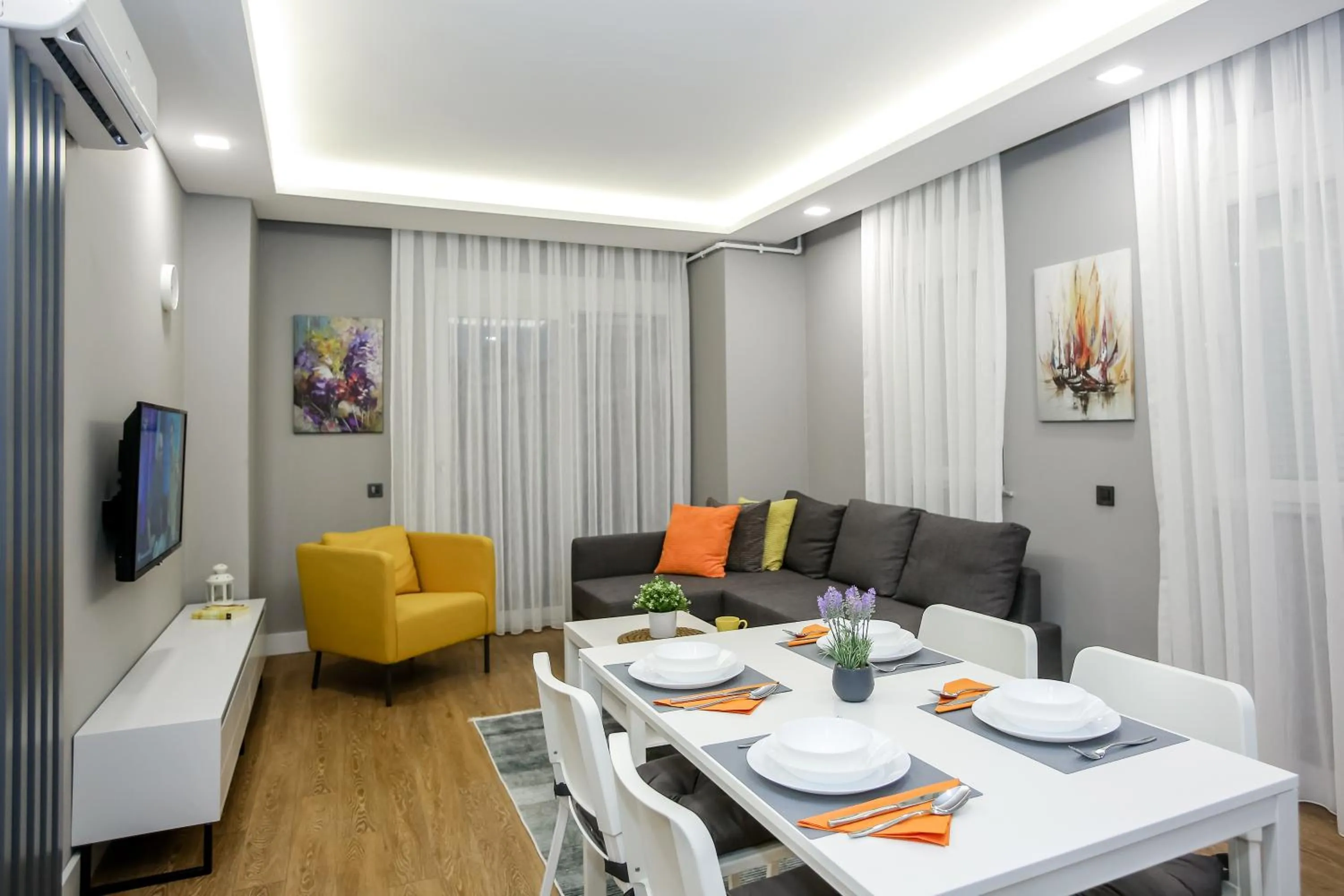 Dining area in Stile Suite Family Hotel