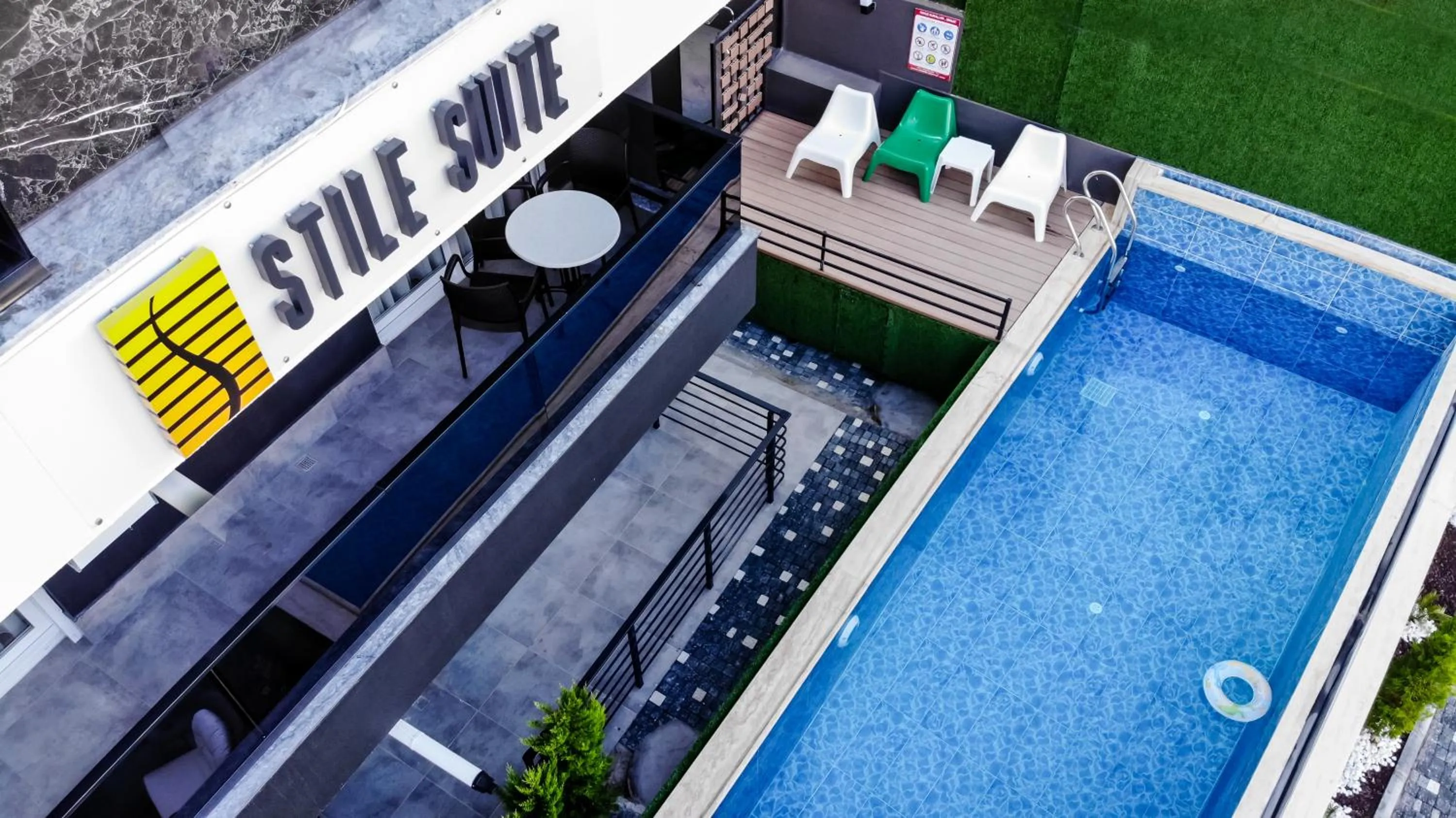 Swimming pool in Stile Suite Family Hotel