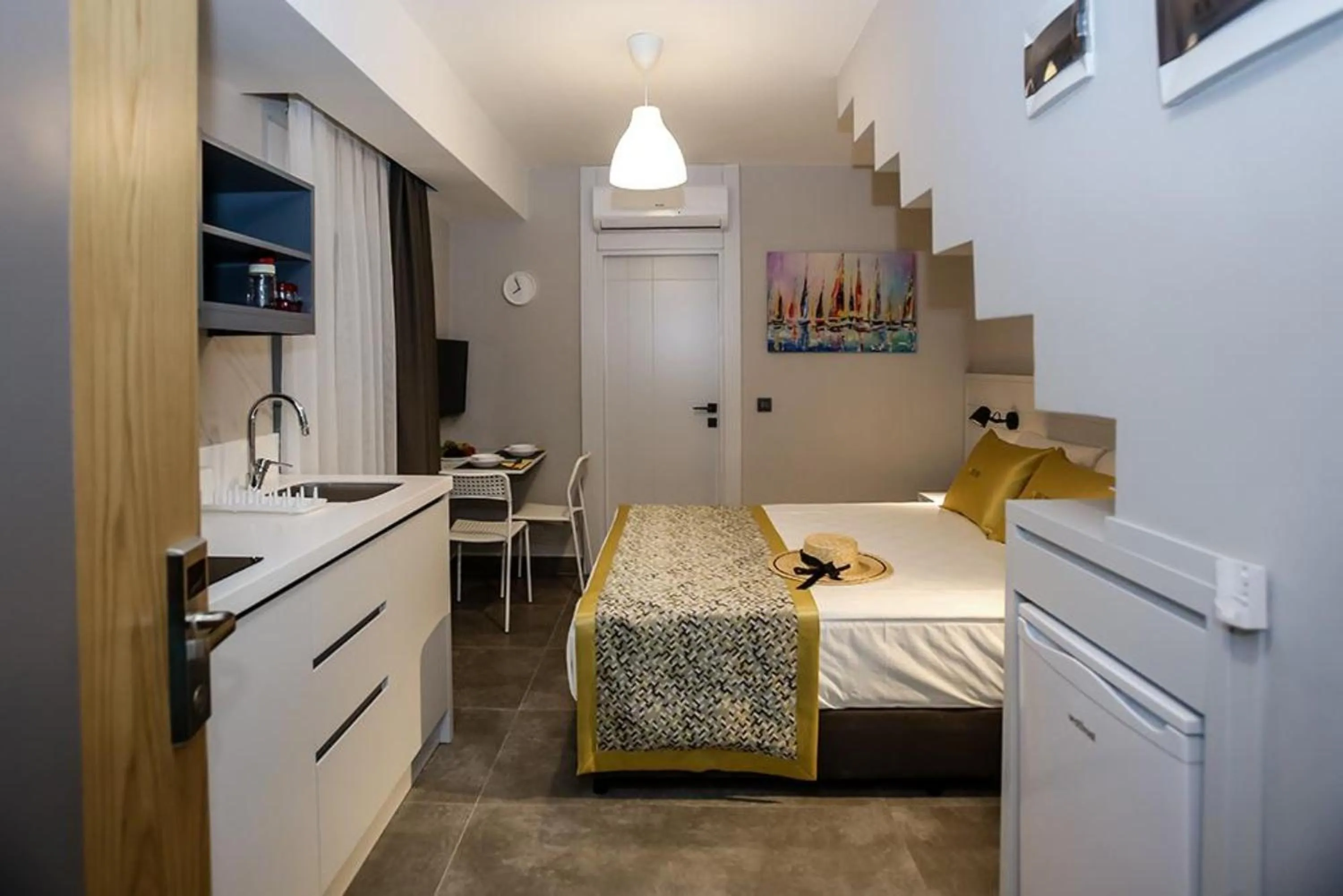 Photo of the whole room, Bed in Stile Suite Family Hotel