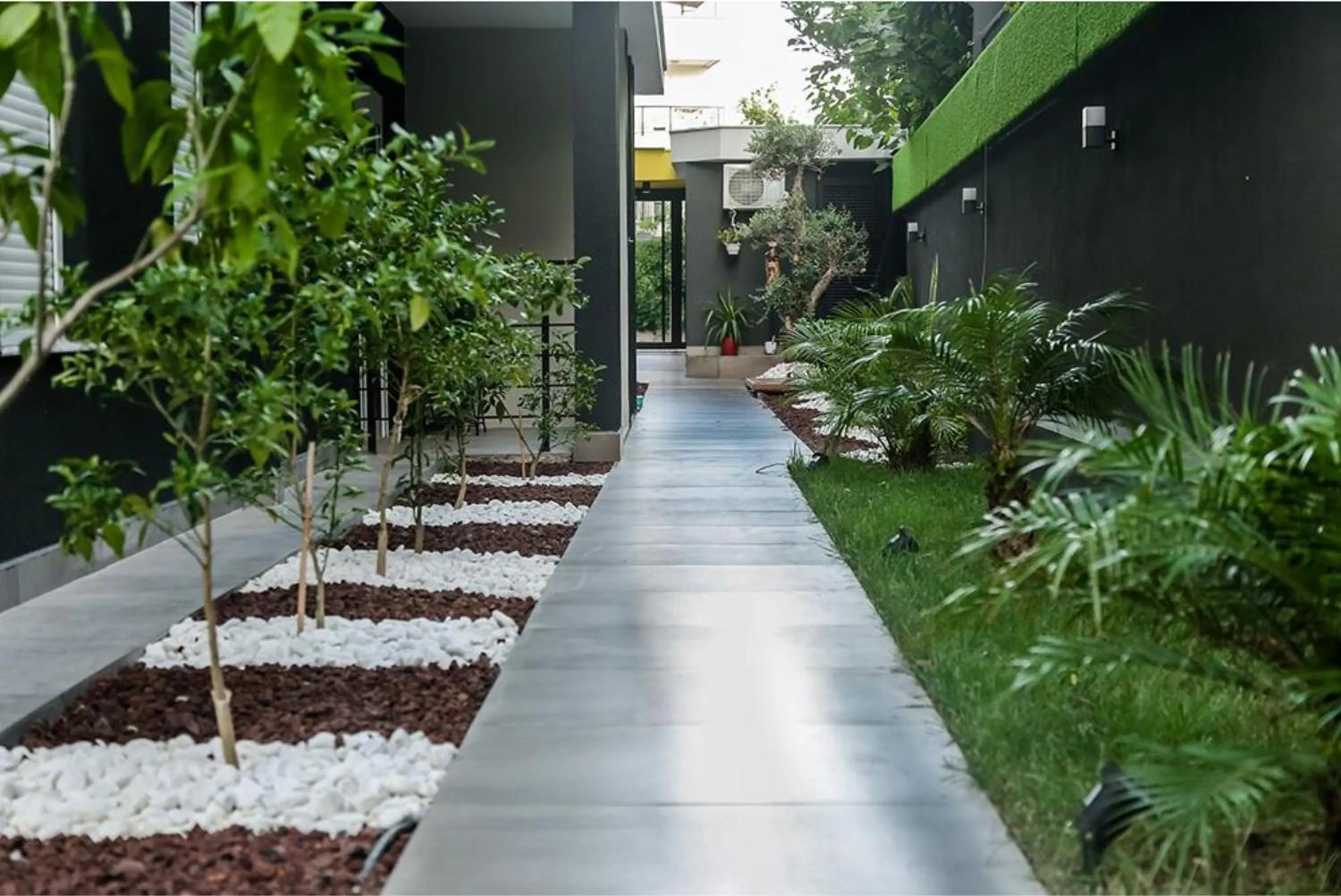 Garden view in Stile Suite Family Hotel