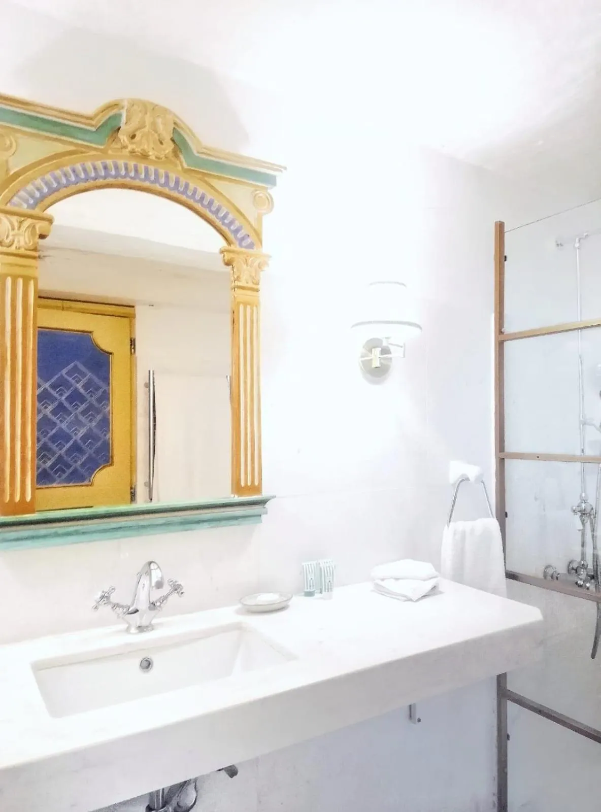 Bathroom in Casa Rocca Piccola B&B