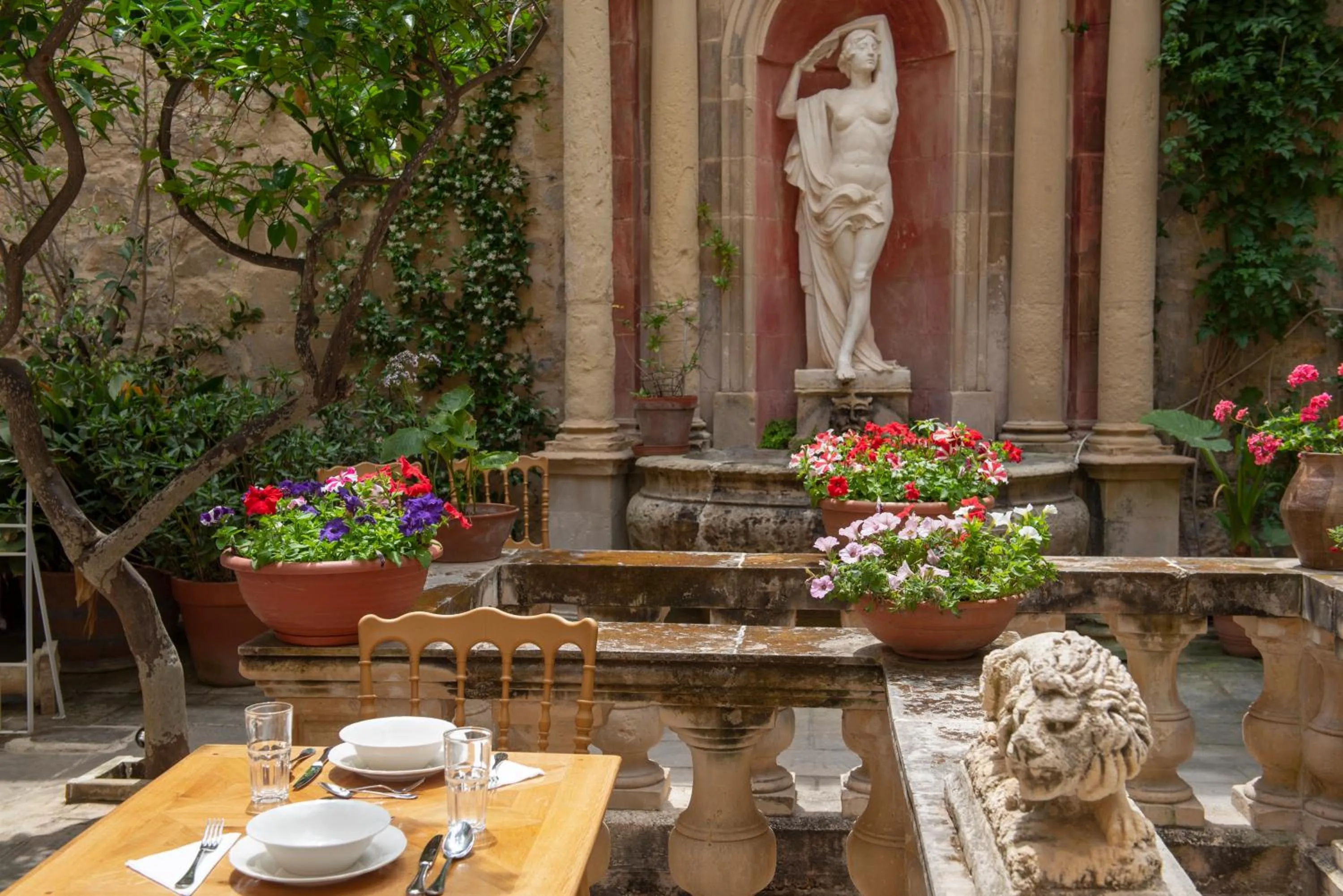 Garden in Casa Rocca Piccola B&B