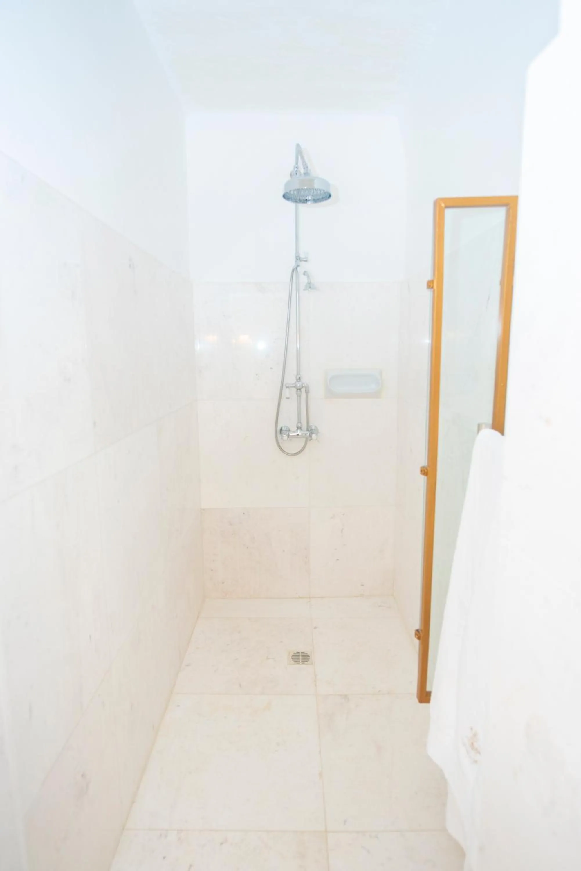 Shower in Casa Rocca Piccola B&B