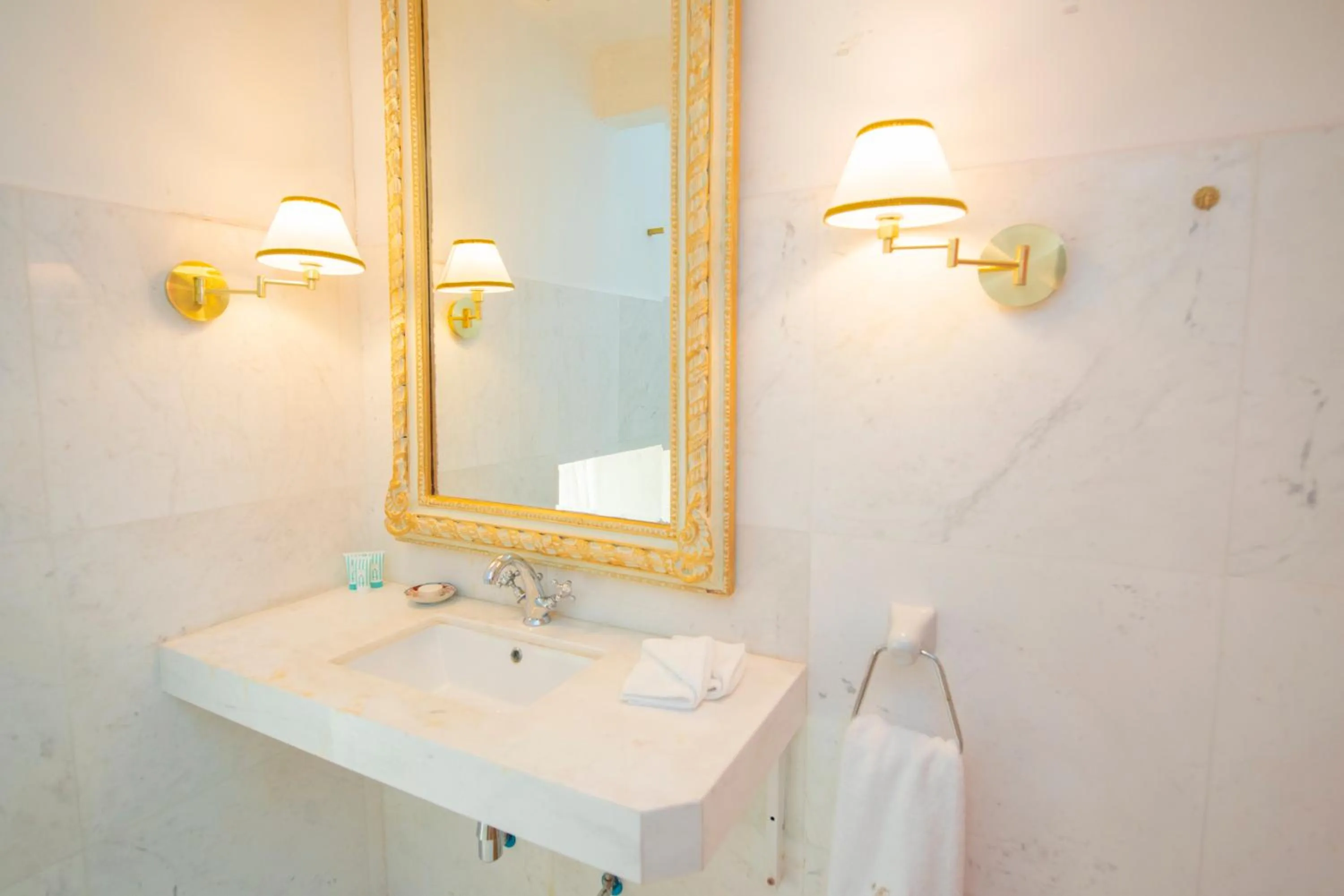 Bathroom in Casa Rocca Piccola B&B