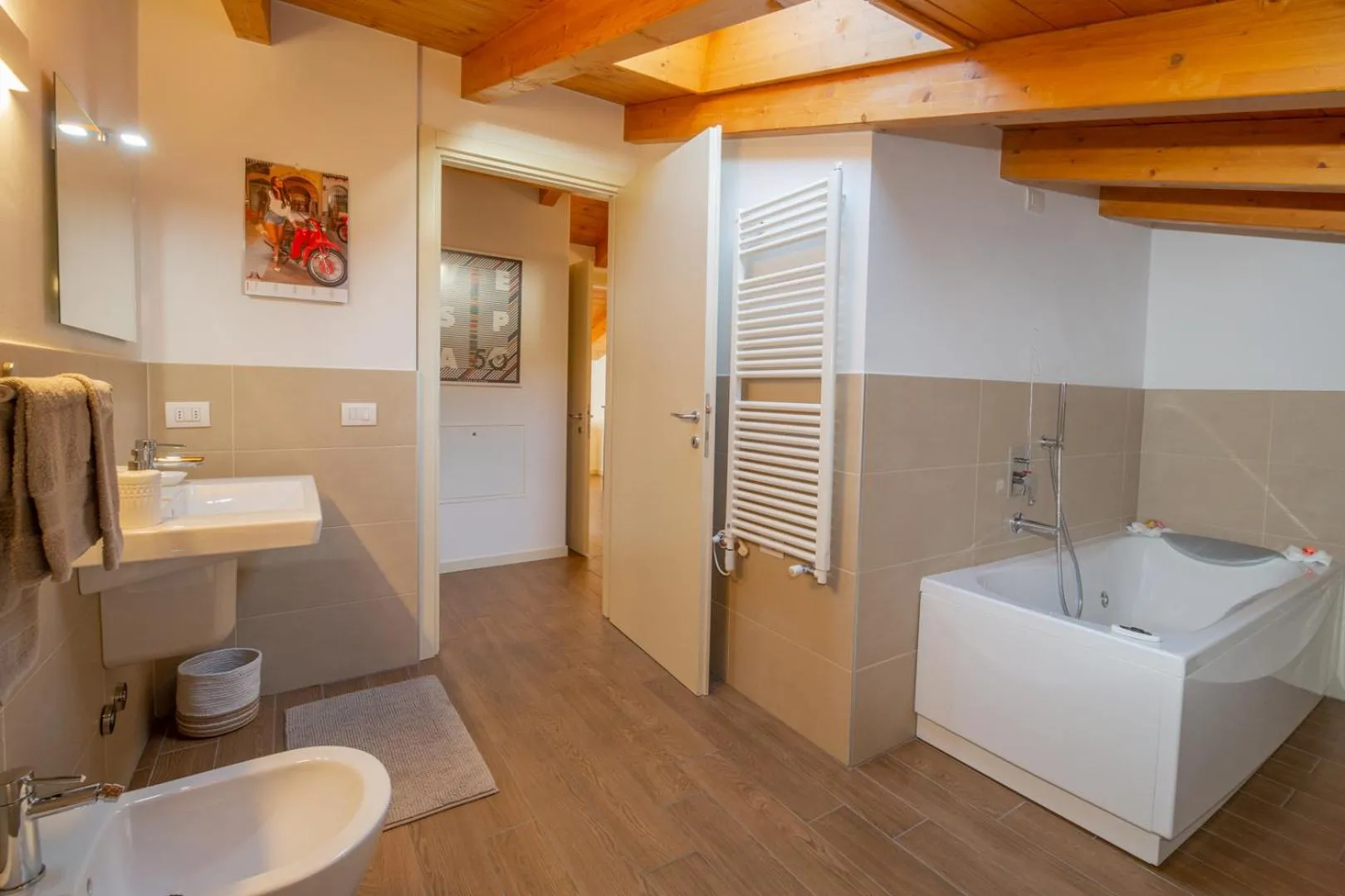 Hot Tub in Maison Vespa