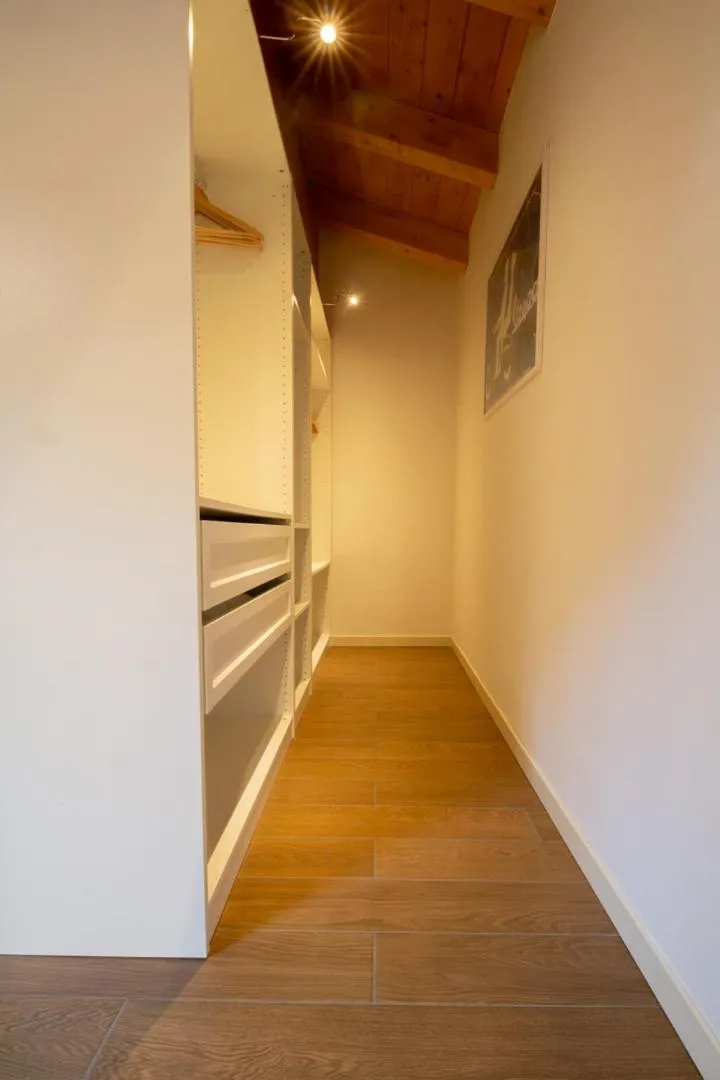 wardrobe in Maison Vespa
