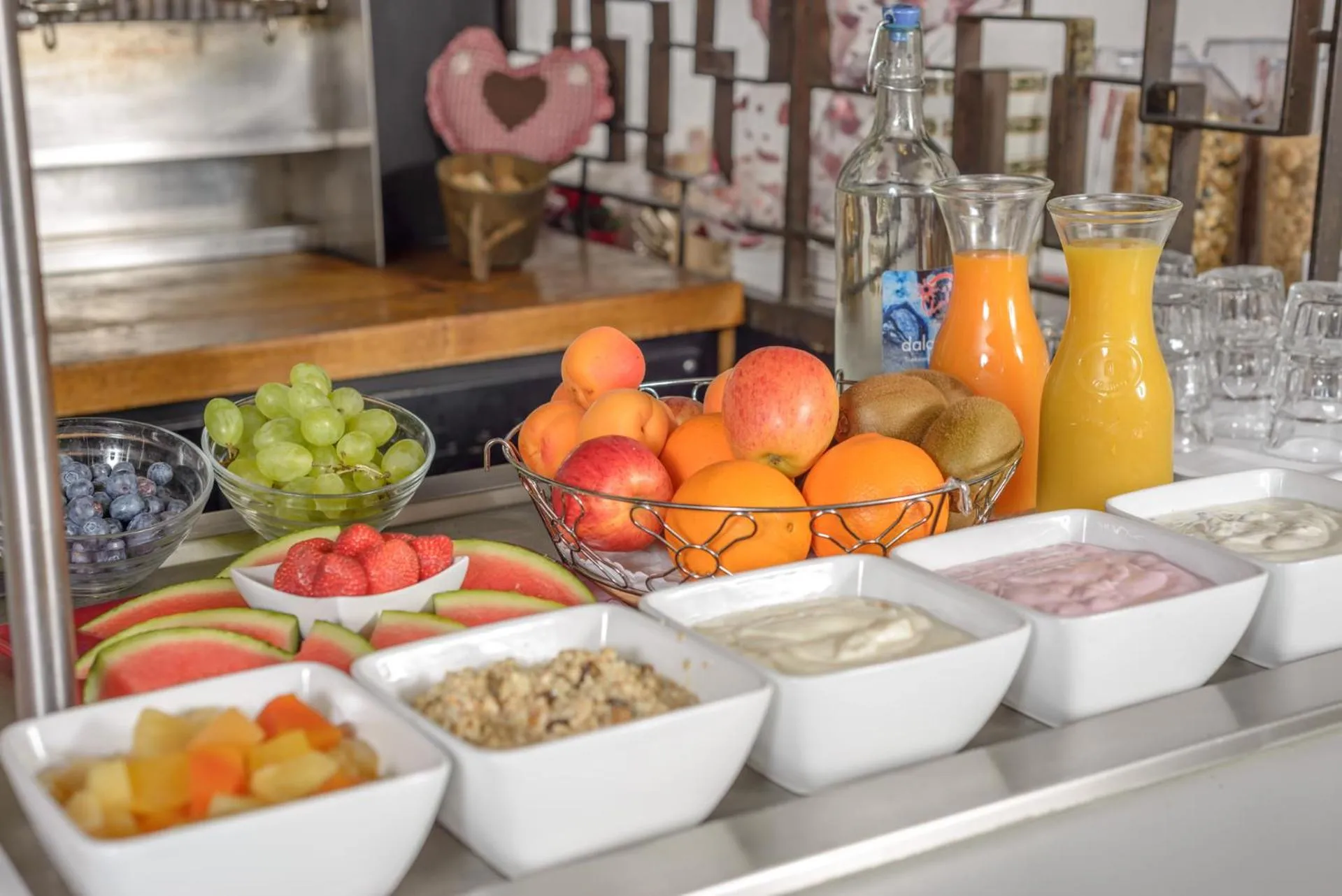 Breakfast in dala Hotel & Apartments