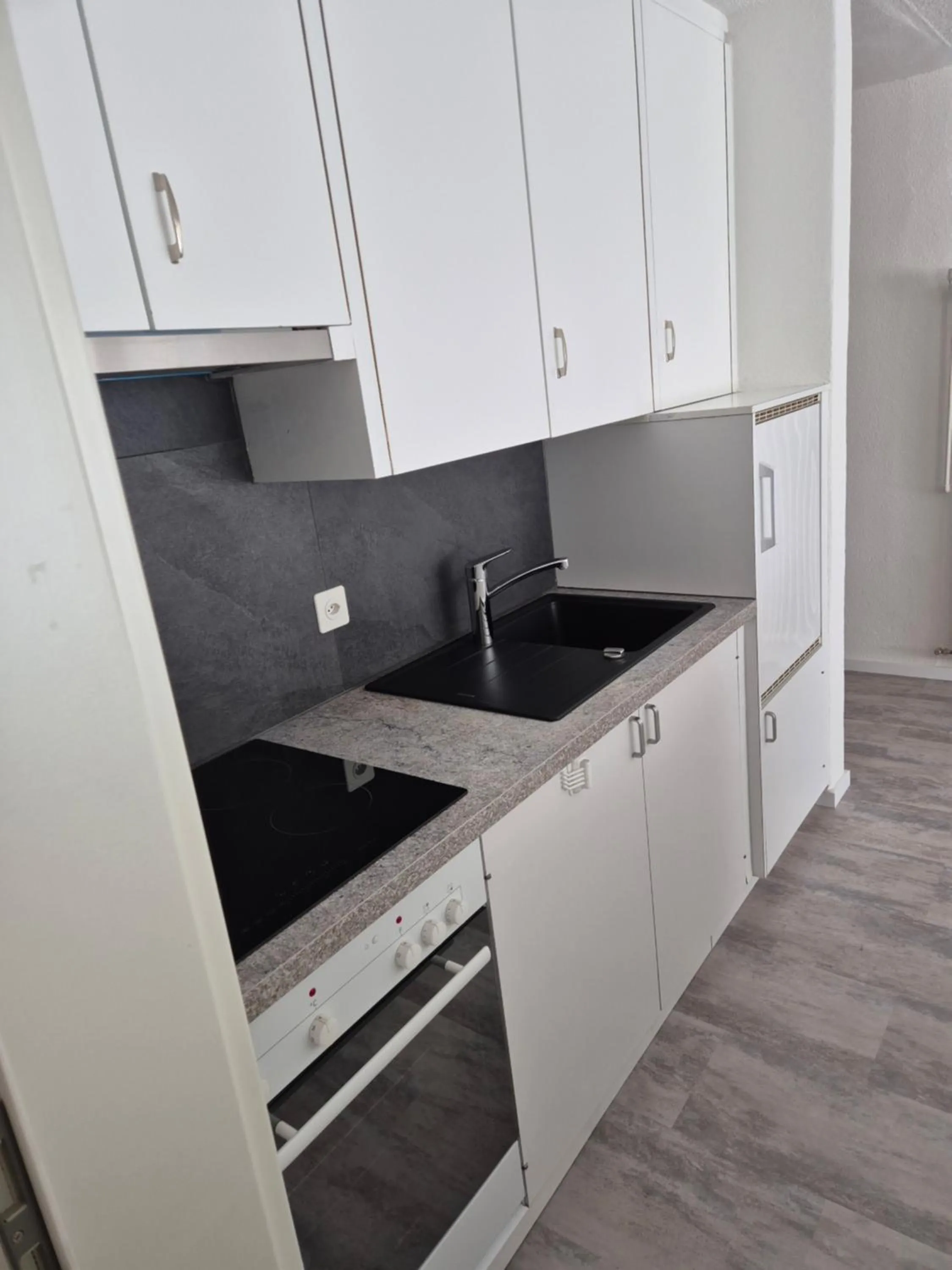 Kitchen or kitchenette in dala Hotel & Apartments