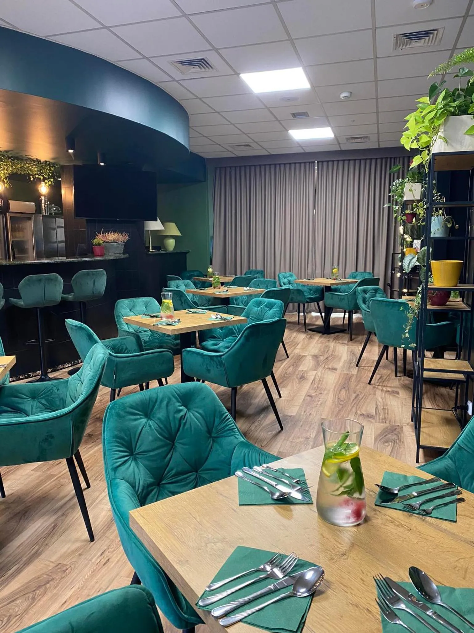 Lounge or bar in CKS Warszawa (Centrum Konferencyjno-Szkoleniowe CS Natura Tour)