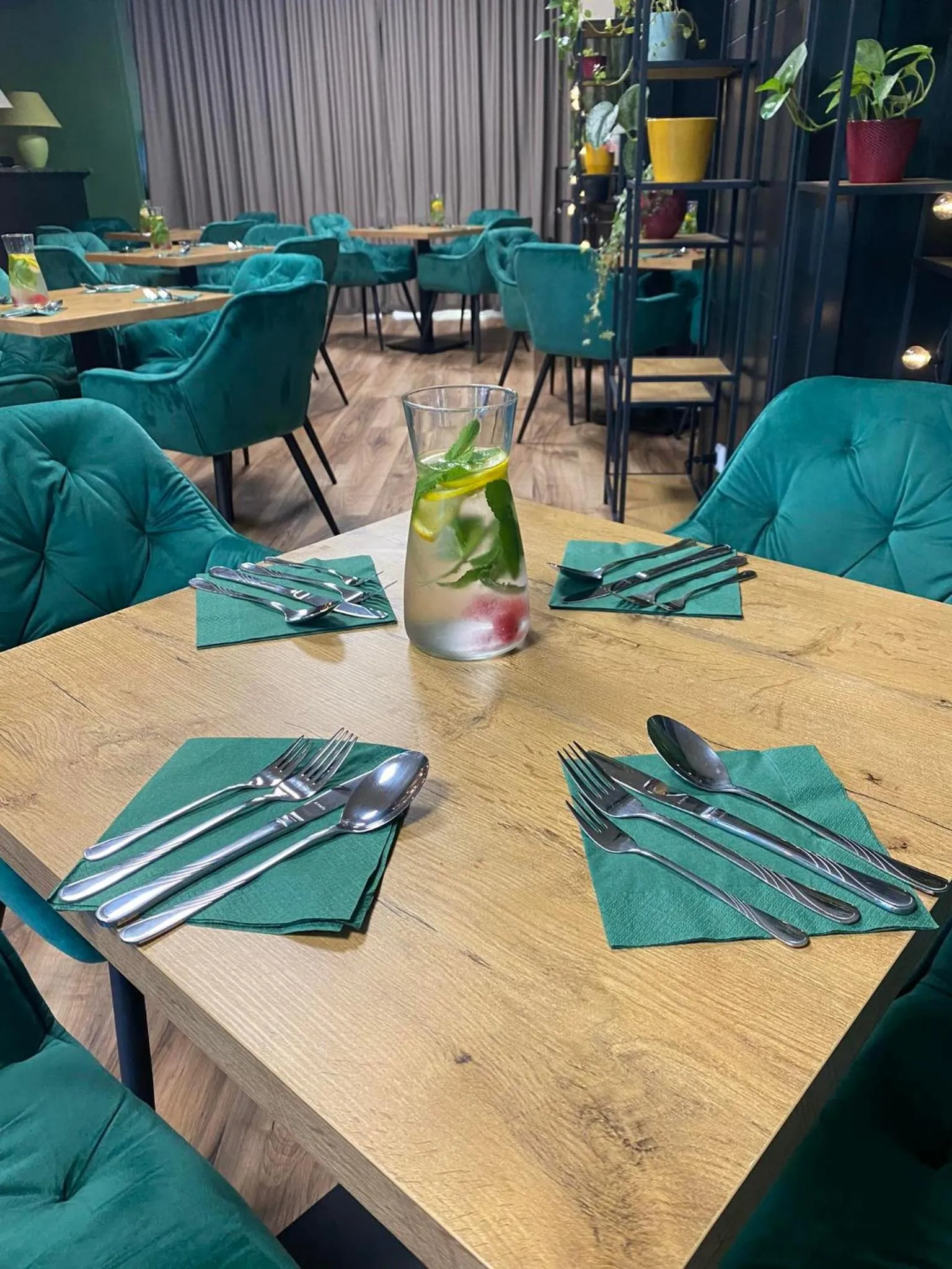 Lounge or bar in CKS Warszawa (Centrum Konferencyjno-Szkoleniowe CS Natura Tour)