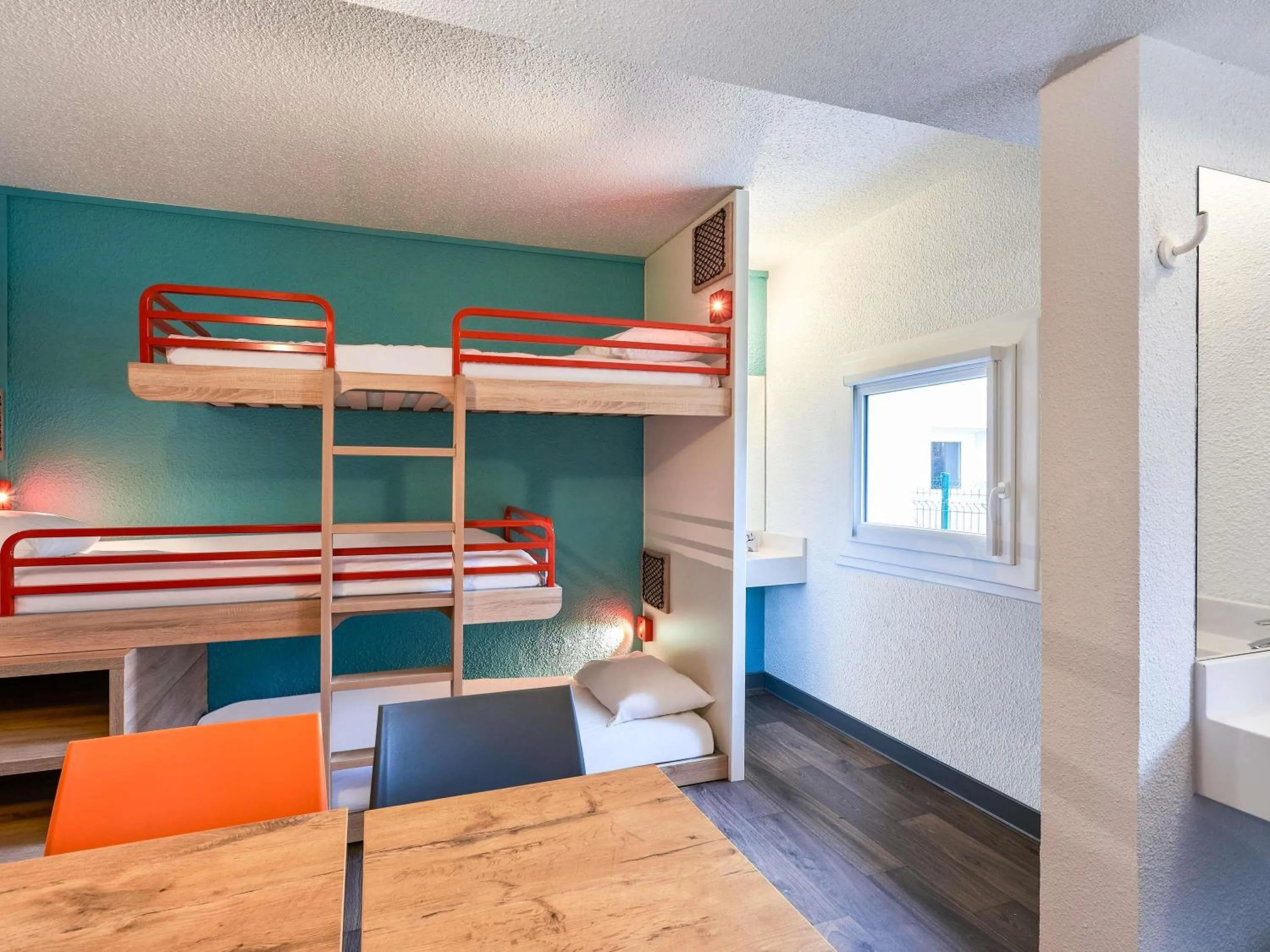 Bedroom, Bed in hotelF1 Genève Saint Julien en Genevois