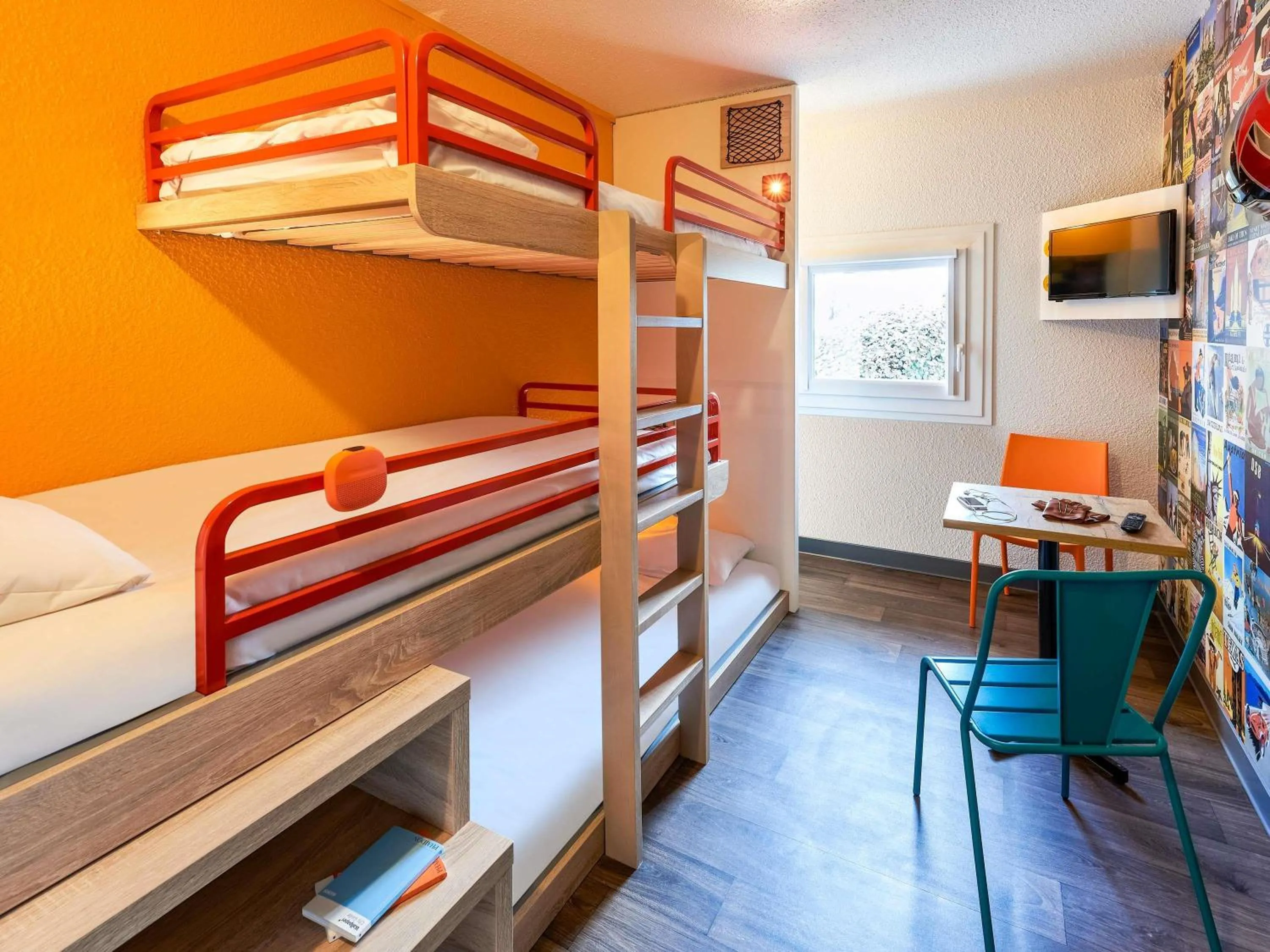 Bedroom, Bed in hotelF1 Genève Saint Julien en Genevois