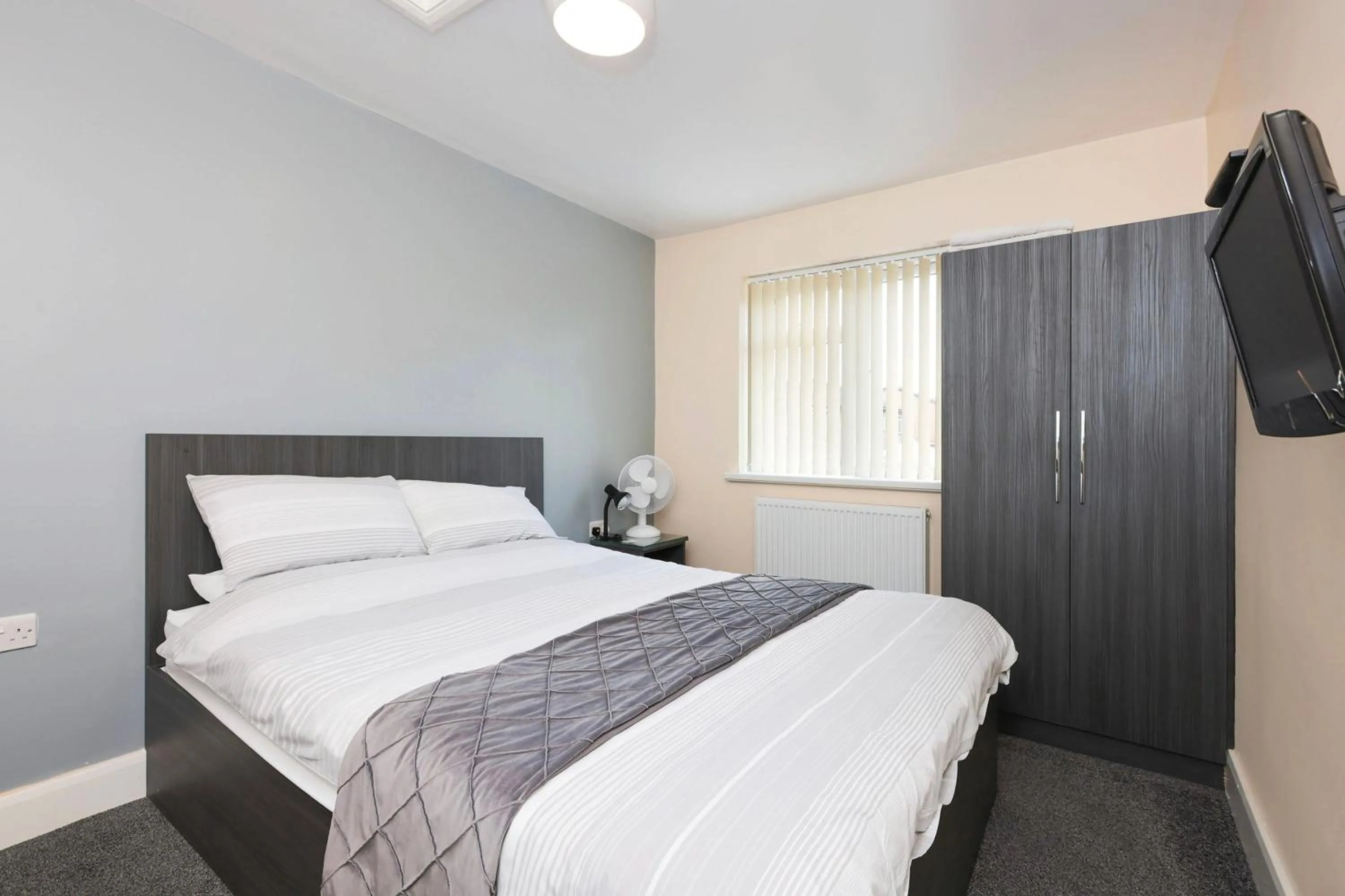 Bedroom, Bed in OYO Honeycroft Lodge