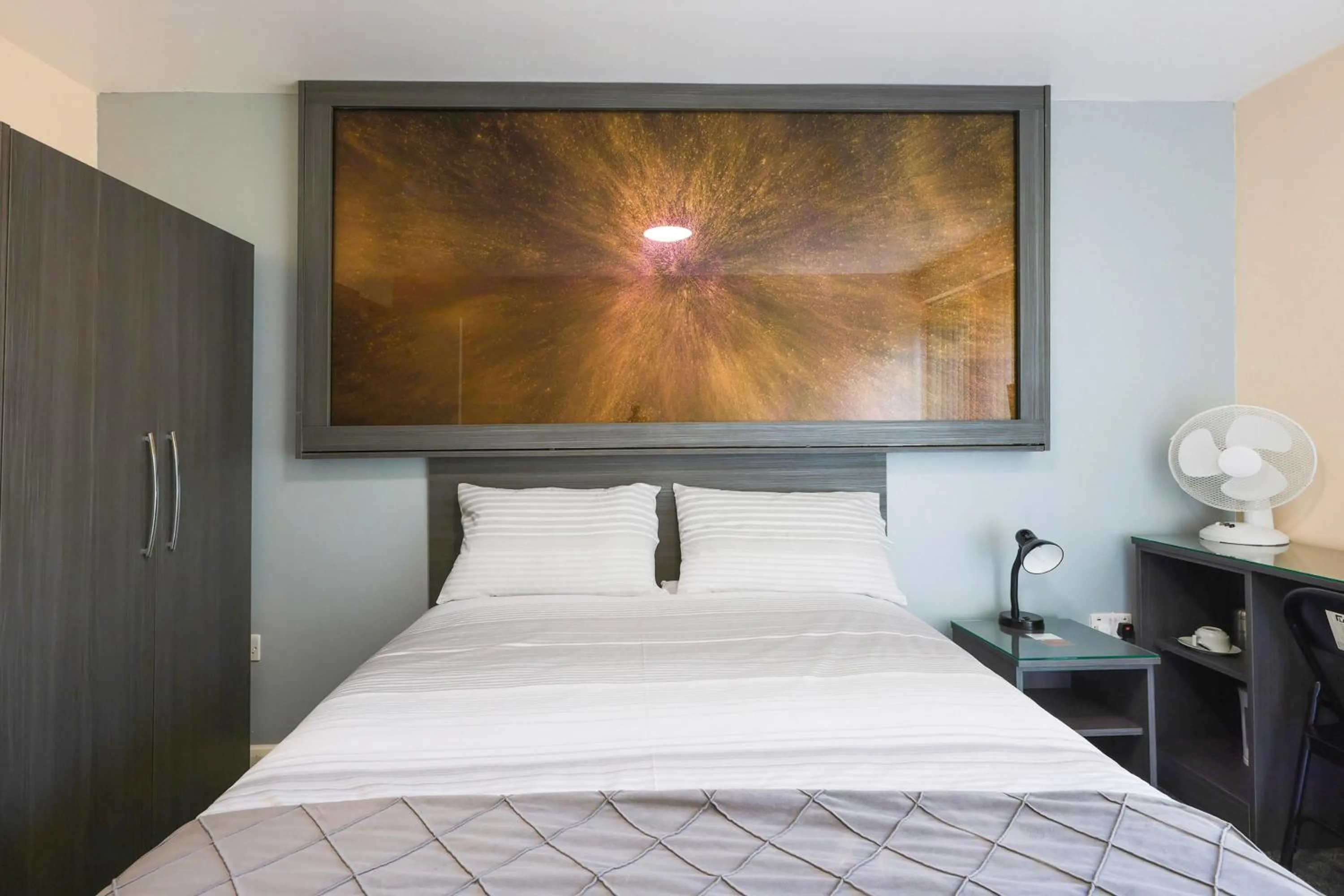 Bedroom, Bed in OYO Honeycroft Lodge